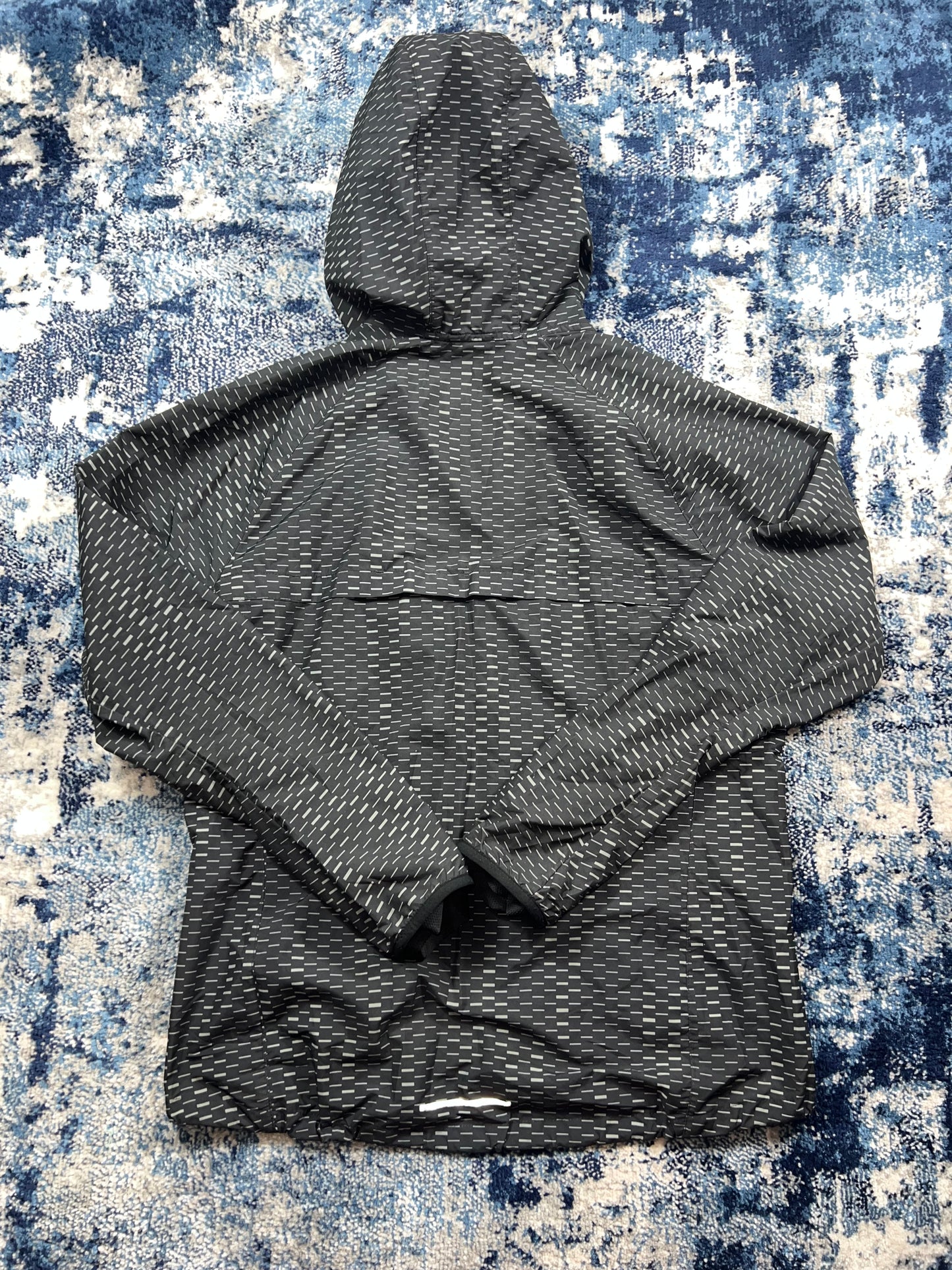 Nike Racer Fuse Digital Dash Windrunner Jacket Dark Grey Men’s Medium in Dark Grey, men's Medium – detail view