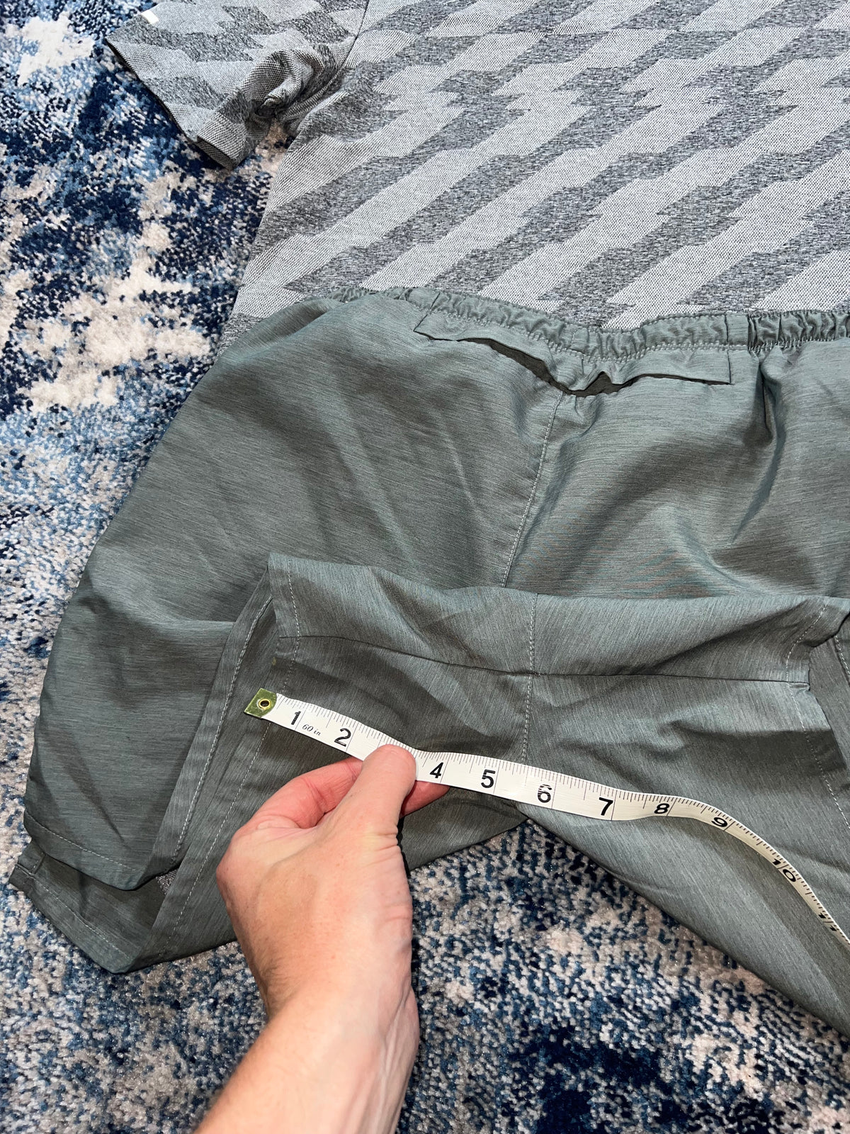 Nike Jacquard Miler T-Shirt & Challenger 5” Shorts Running Set Grey Men’s Small in Grey, men's Small – detail view