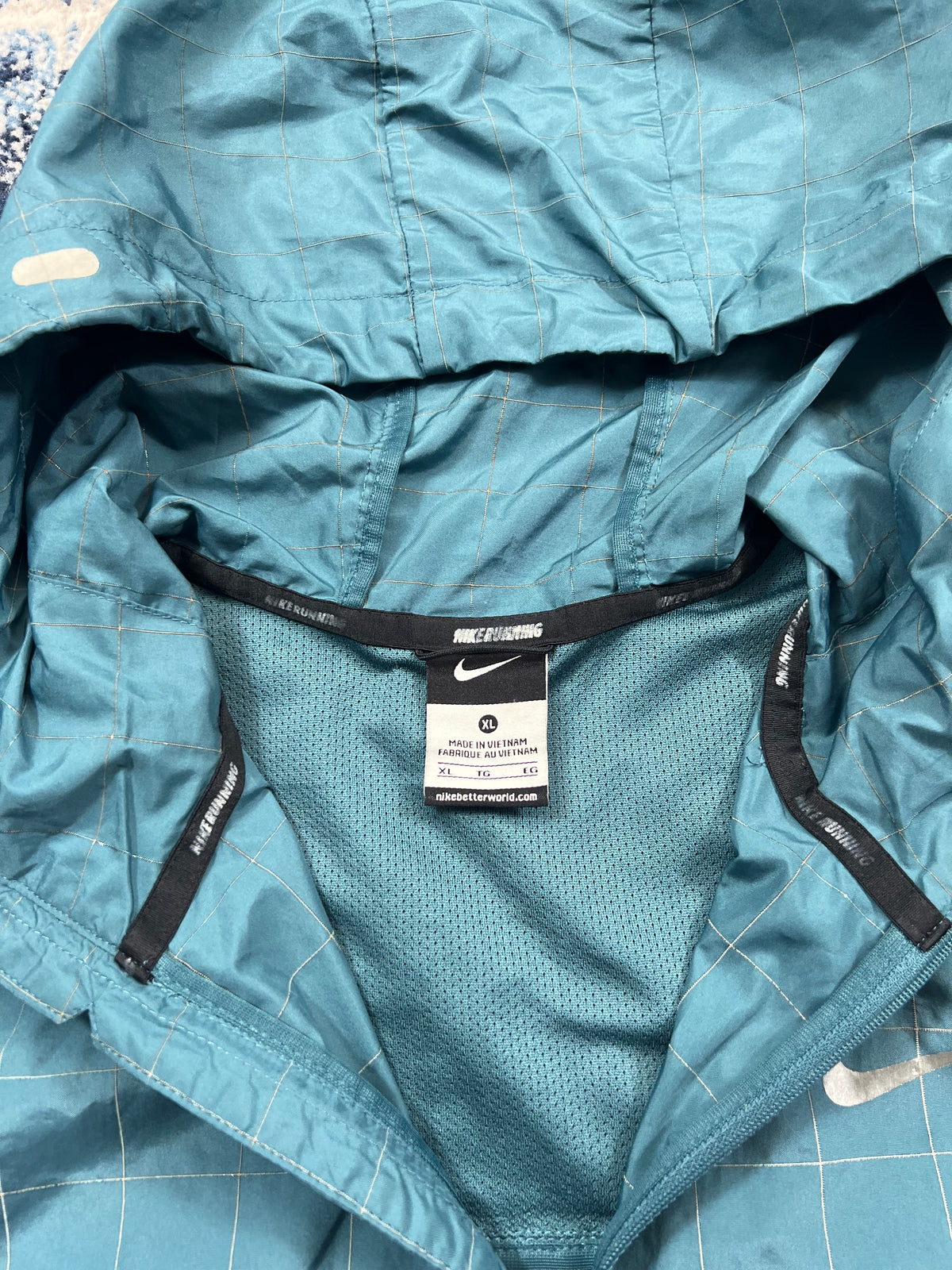 Nike Flash 3M Reflective Windrunner Jacket Dark Green Men’s Large in Dark Green, men's Mixed Sizes – detail view