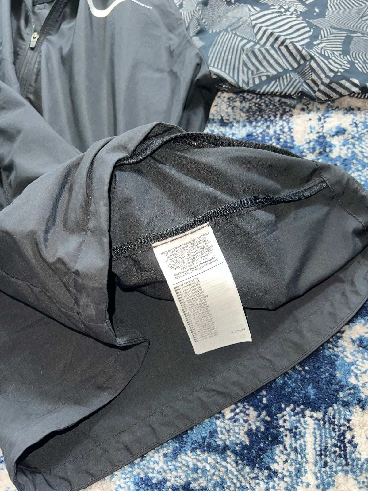 Nike Flash Reflective Running Festival Windrunner Jacket – Black, Men's Medium in Black, men's Medium – detail view