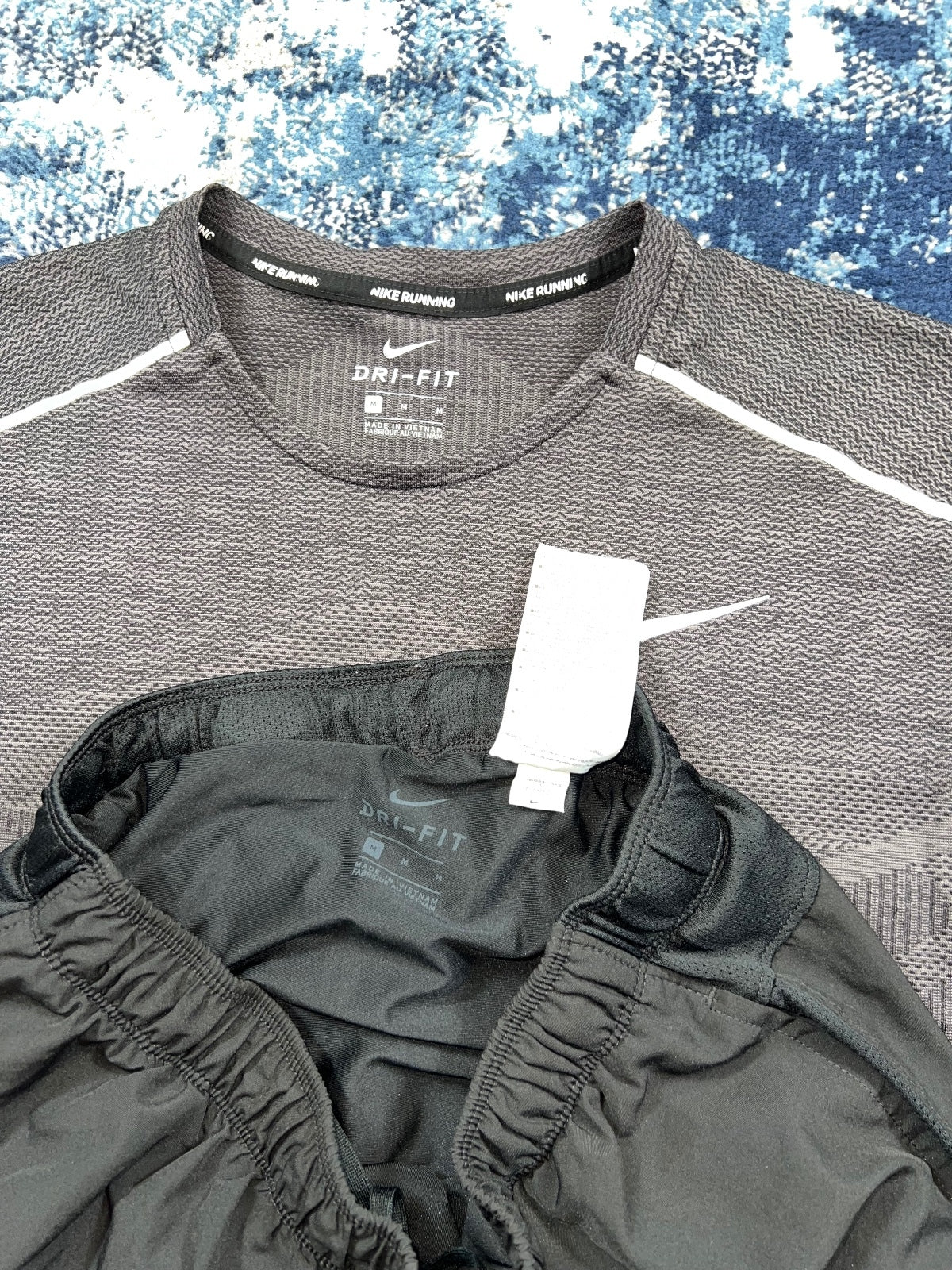 Nike Tech Knit Ultra T Shirt / Challenger Shorts Running Gym Set – Gray, Men's Medium in Gray, men's Medium – detail view