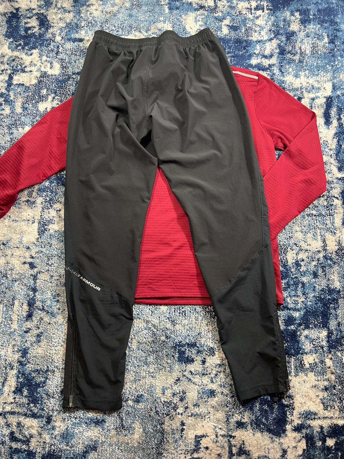 Under Armour 1/4 Zip / Bottoms Tracksuit Set – Burgundy, Men's Medium in Burgundy, men's Medium – detail view