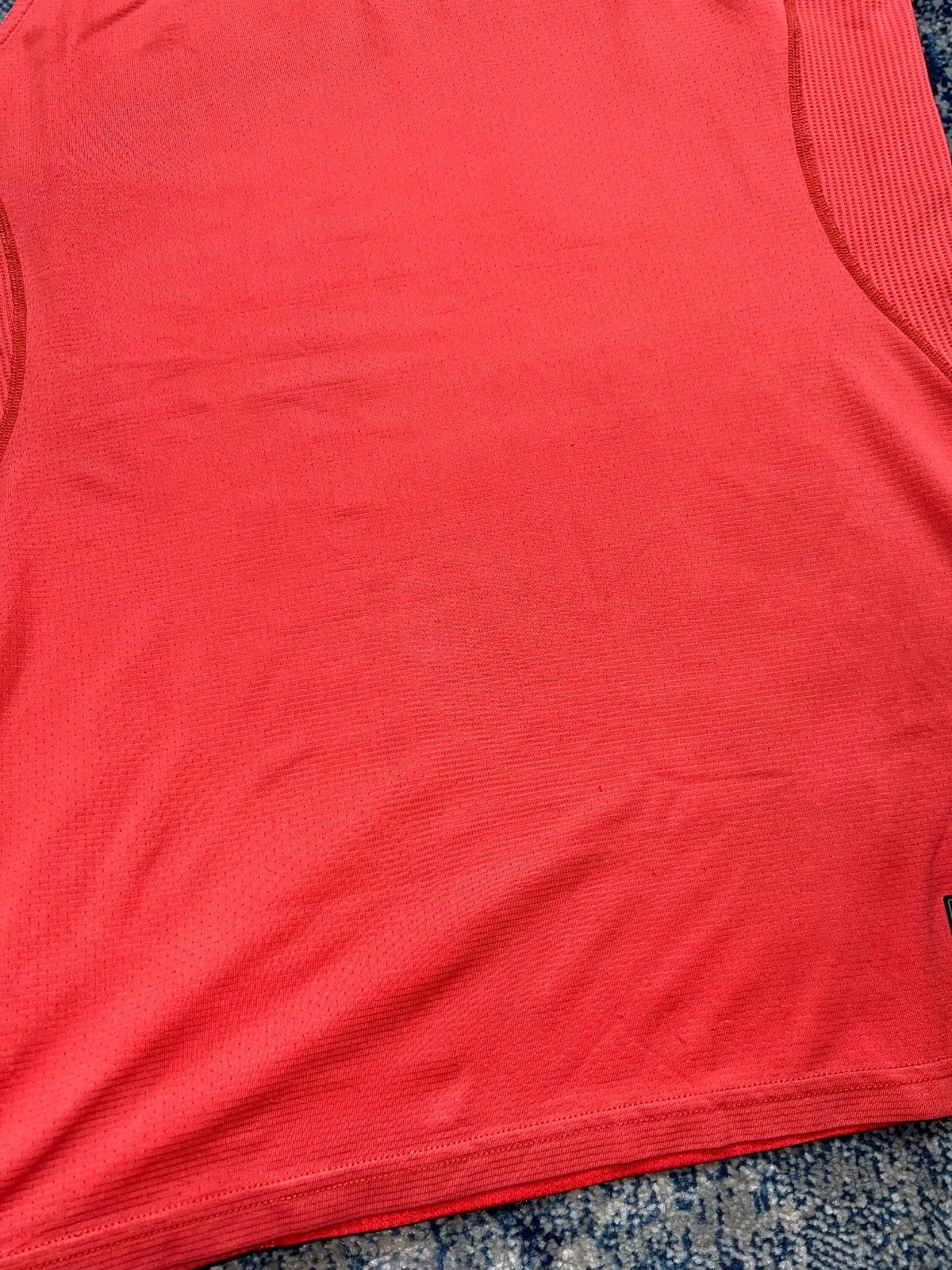 Nike Pro Hypercool Vest – Red, Men's Medium in Red, men's Medium – detail view
