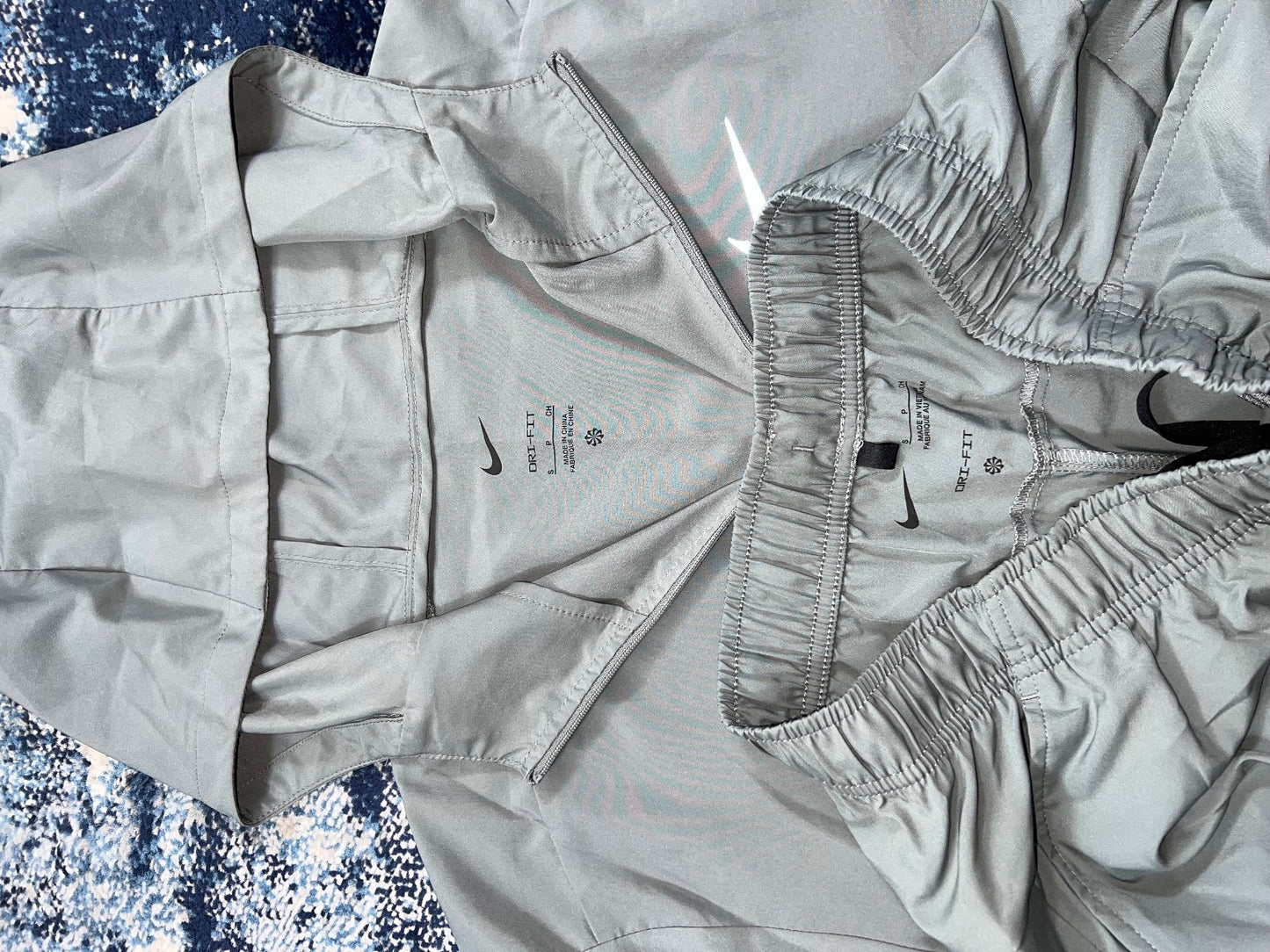 Nike Form Windrunner / Bottoms Tracksuit – Gray, Men's Small in Gray, men's Small – detail view