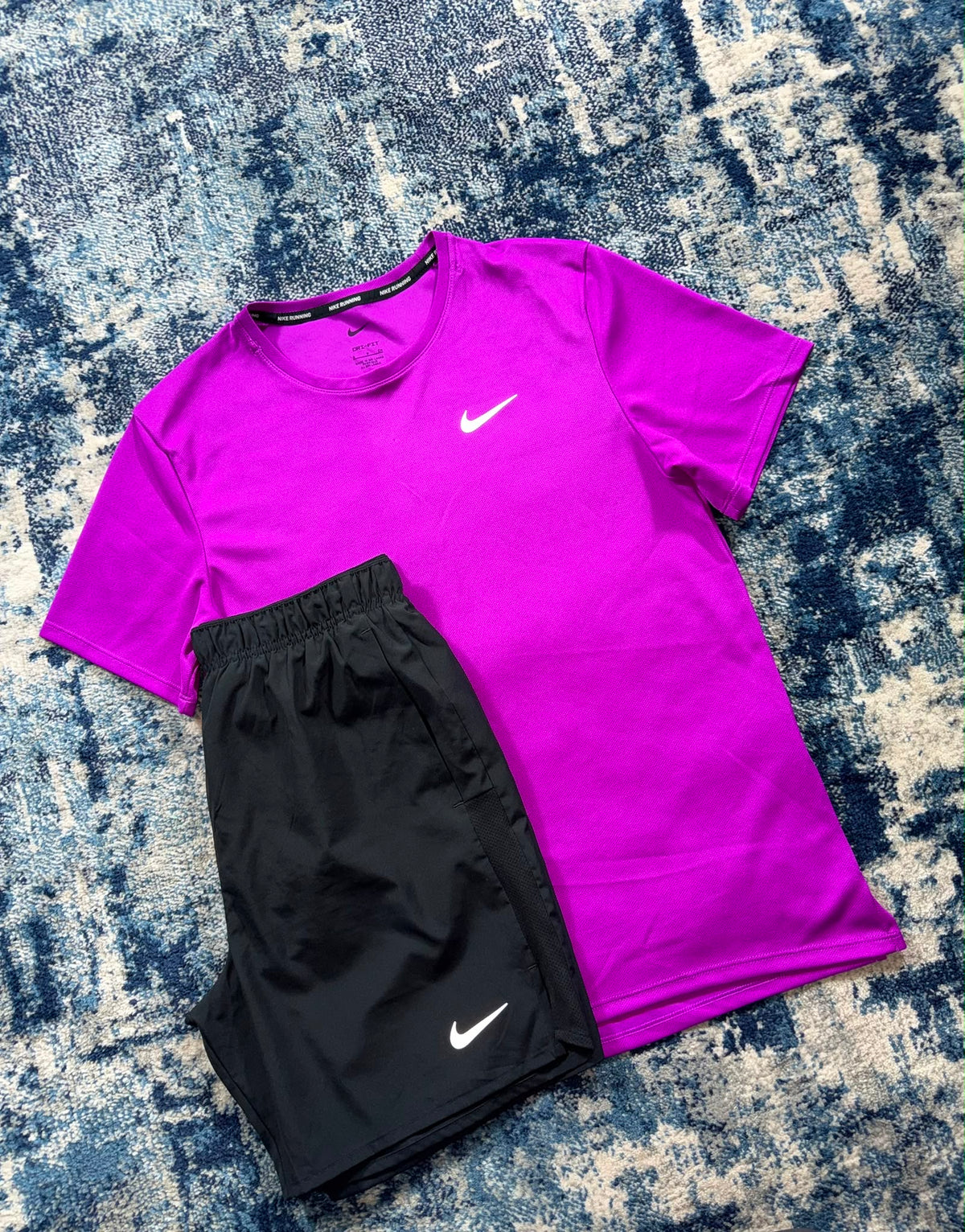 Nike Miler T Shirt / Challenger Shorts Running Tracksuit Set – Purple Grape / Black, Men's Small in Purple Grape / Black…