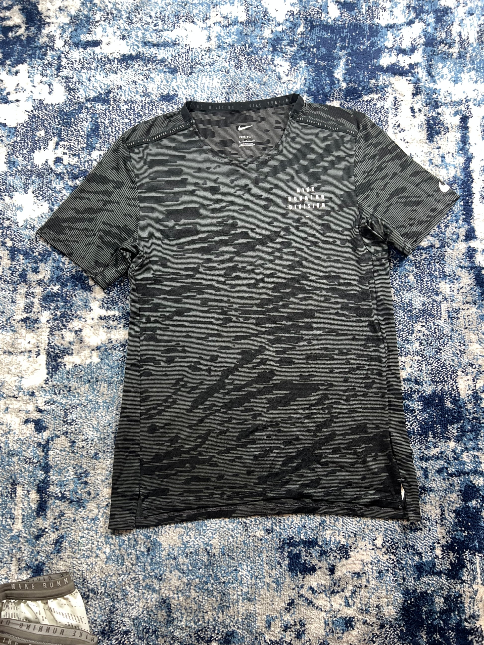 Nike Running Division TechKnit Miler T-Shirt & Flex Stride Shorts Set Black White – Black / White, Men's Small in Black /…