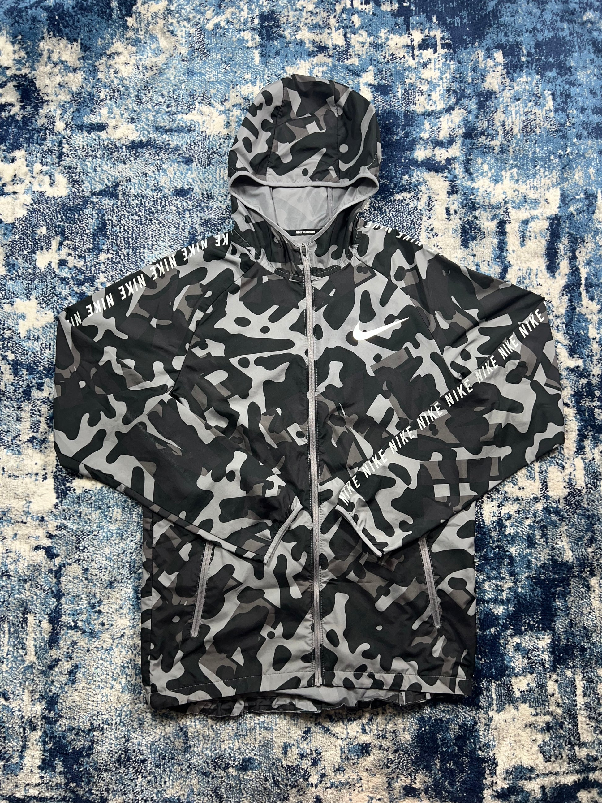 Nike Camo Reflective Windrunner Jacket Grey Black Men’s Small – Grey / Black in Grey / Black, men's Small – front view