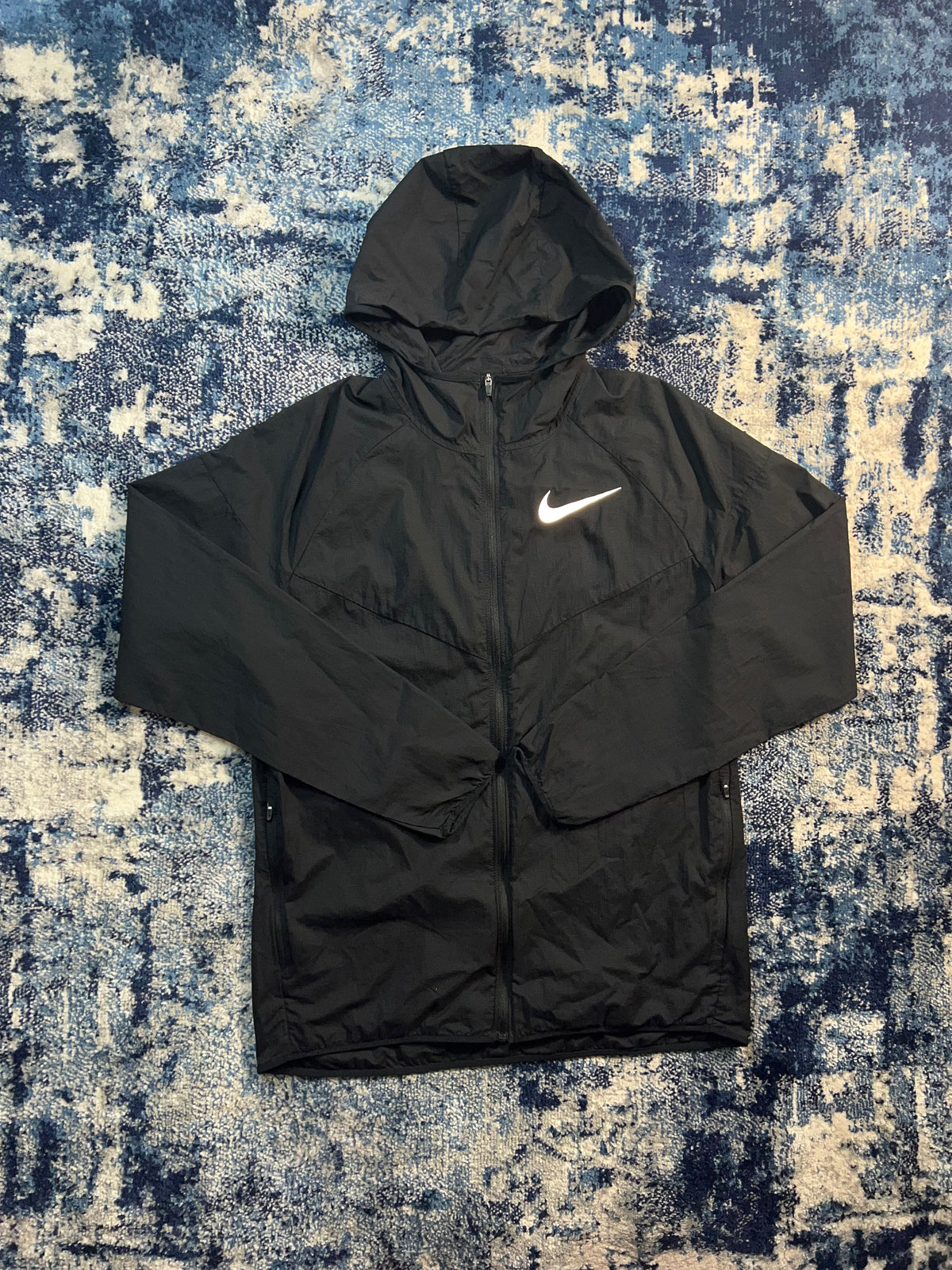 Nike Running Lightweight Full Zip Windrunner Jacket Black Men’s Small in Black, men's Small – front view