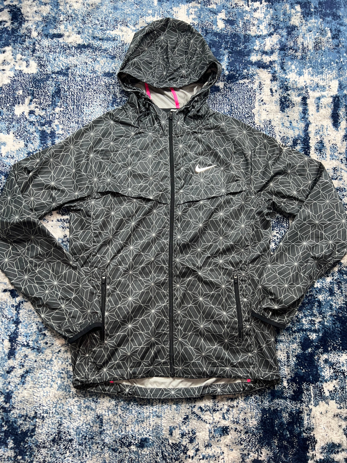 Nike Ekiden Racer Windrunner Jacket Grey Pink Reflective Men’s XS – Grey / Pink, Men's Extra Small in Grey / Pink, men's…