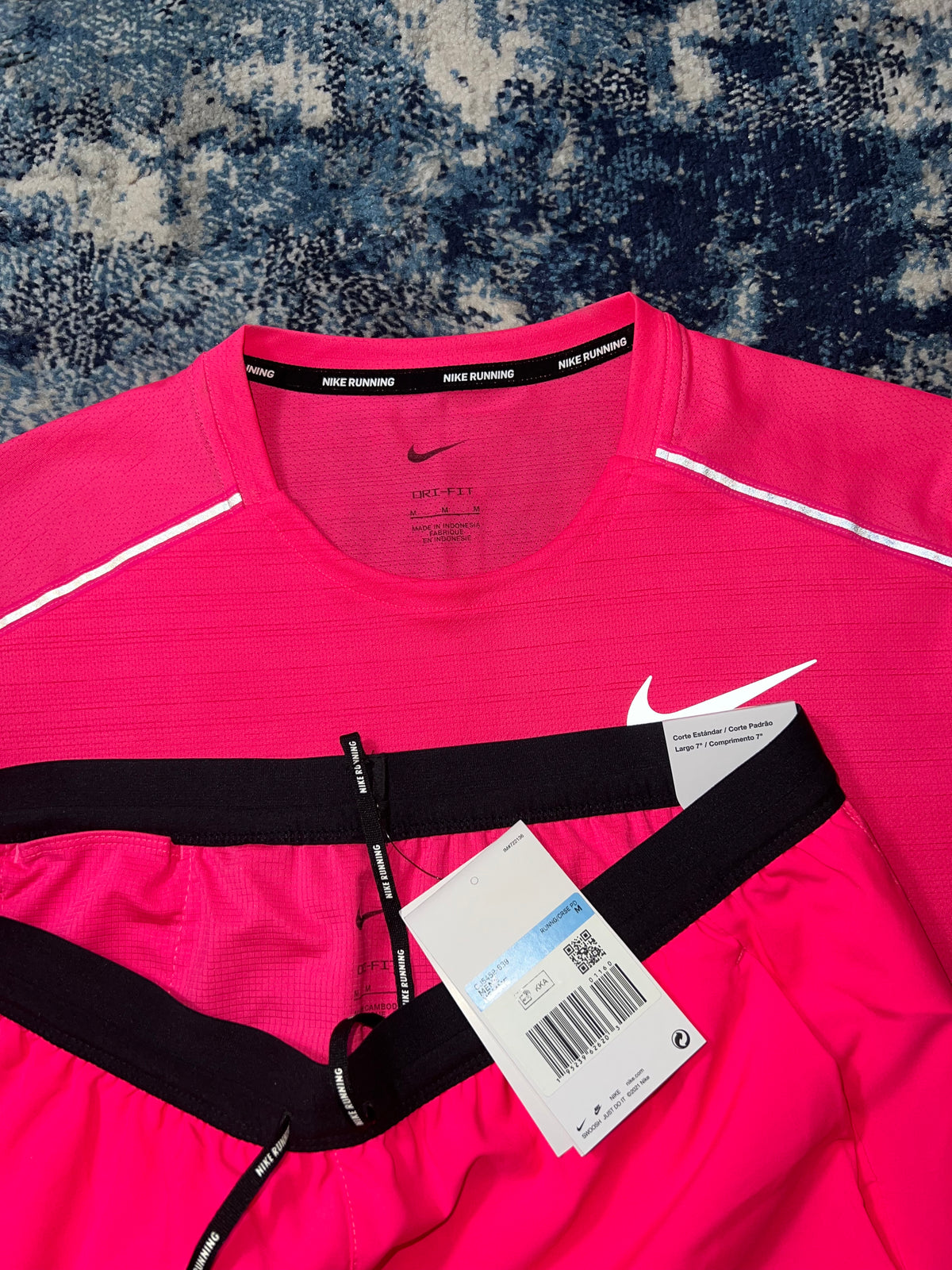 Nike Miler T-Shirt & Flex Stride Shorts Running Gym Set OG Hot Pink – Men's Medium in OG Hot Pink, men's Medium – detail view