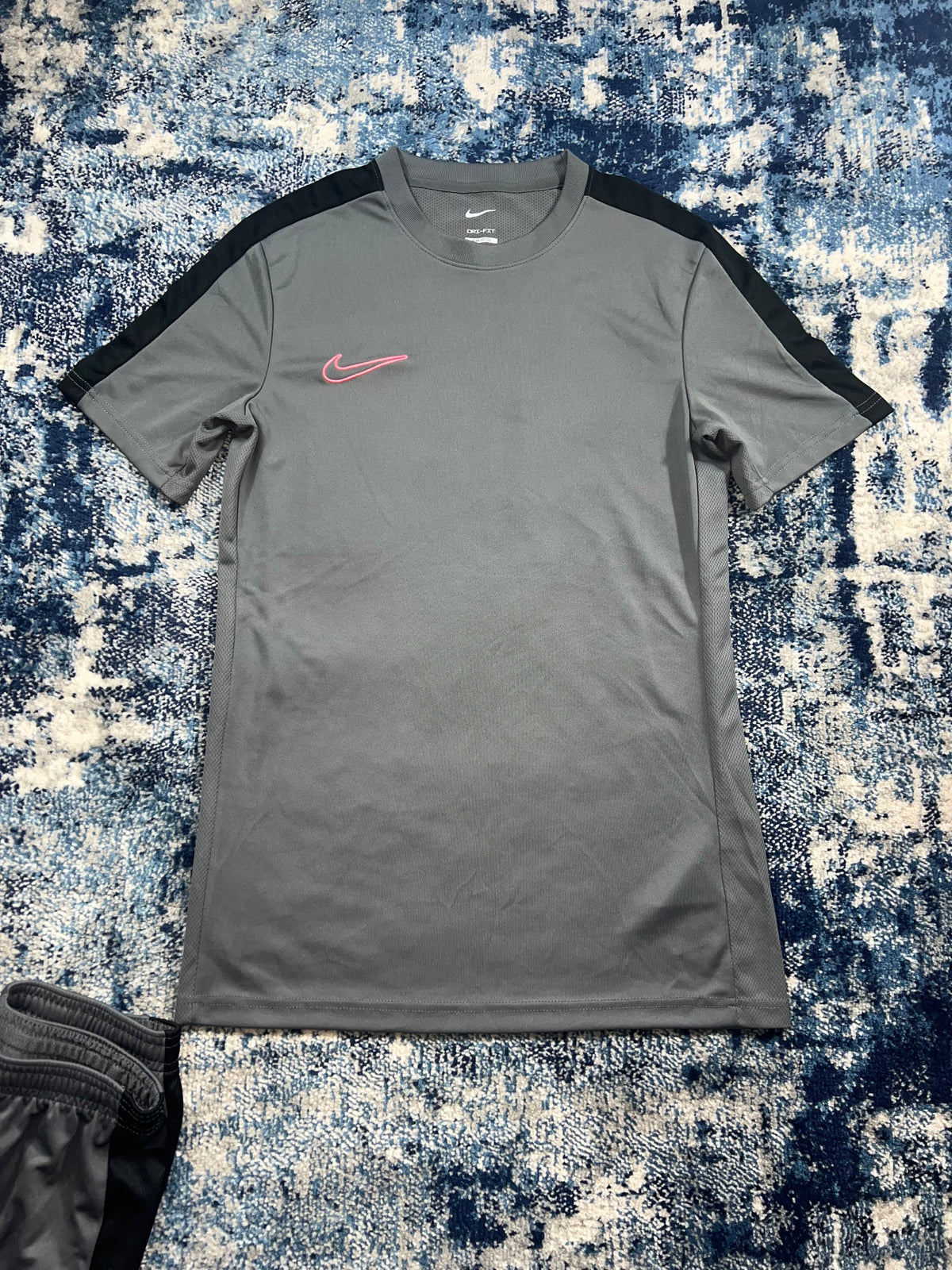 Nike Dri-FIT Academy T-Shirt & Shorts Training Set Grey Pink Men’s Small – Grey / Pink in Grey / Pink, men's Small – detail…