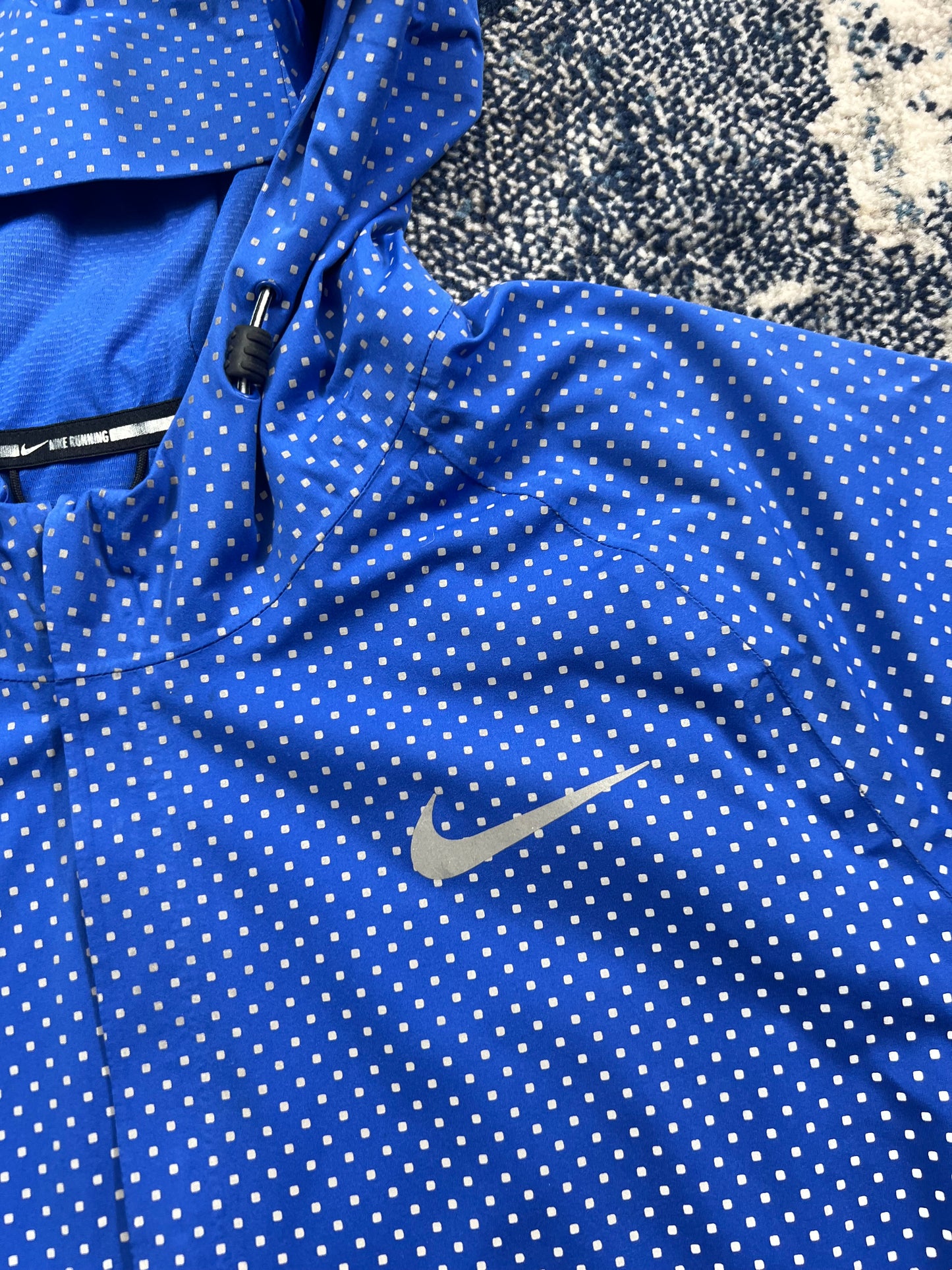 Nike Flash Storm-FIT Jacket Blue All Over Reflective Men’s Small in Blue, men's Small – detail view