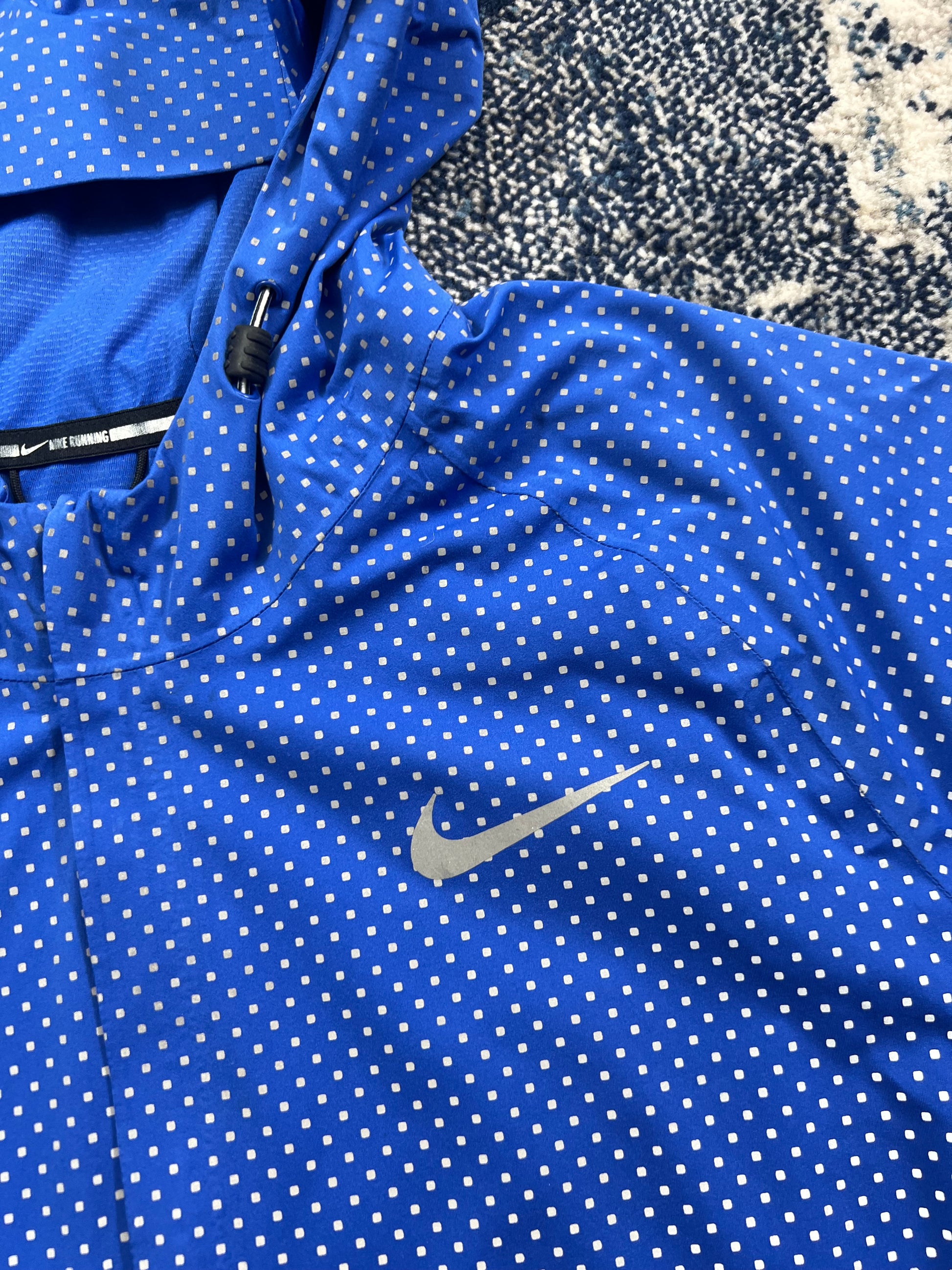 Nike Flash Storm-FIT Jacket Blue All Over Reflective Men’s Small in Blue, men's Small – detail view