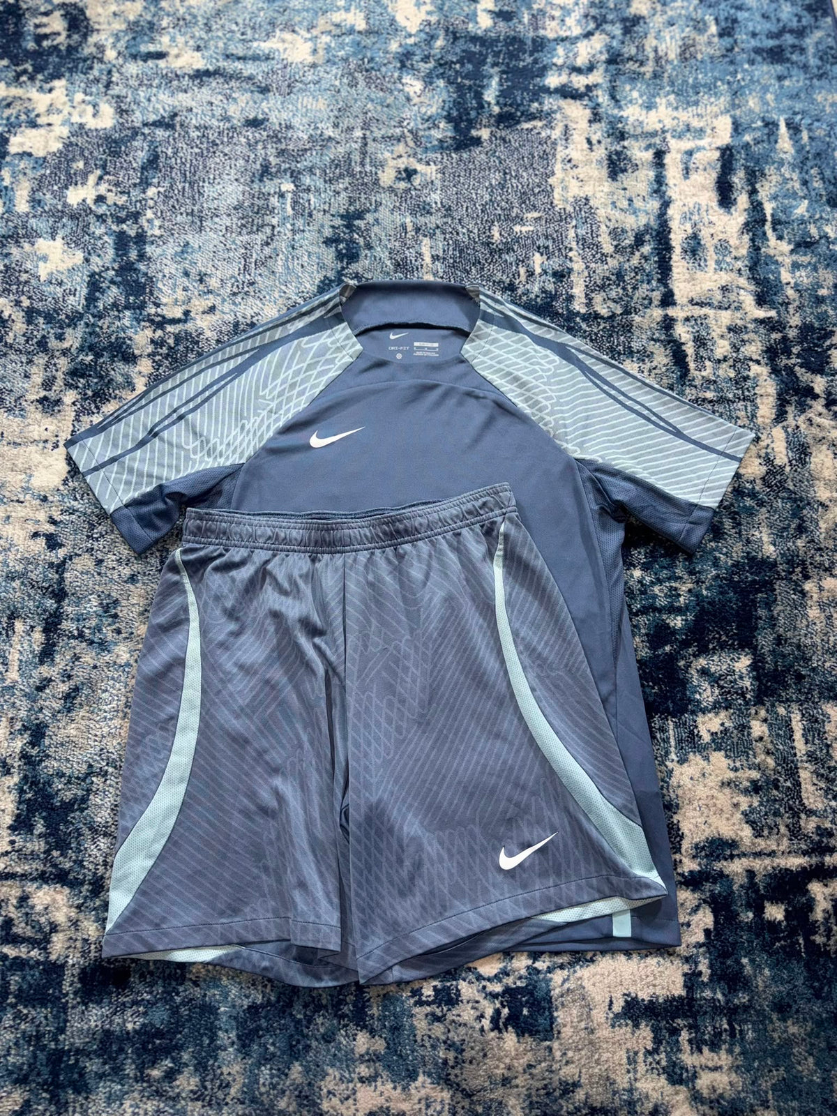 Nike Strike Academy Dri-FIT T-Shirt & Shorts Training Set Blue Men’s Medium in Blue, men's Medium – detail view