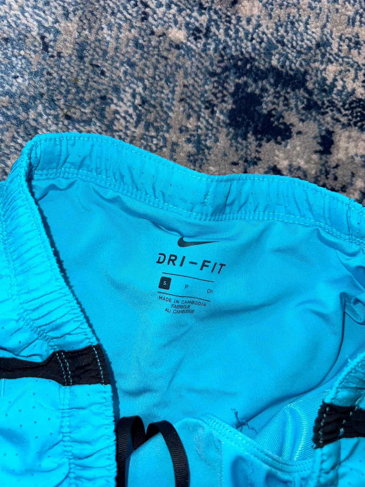 Nike Running Challenger 5” Shorts Blue Reflective Men’s Small in Blue, men's Small – detail view