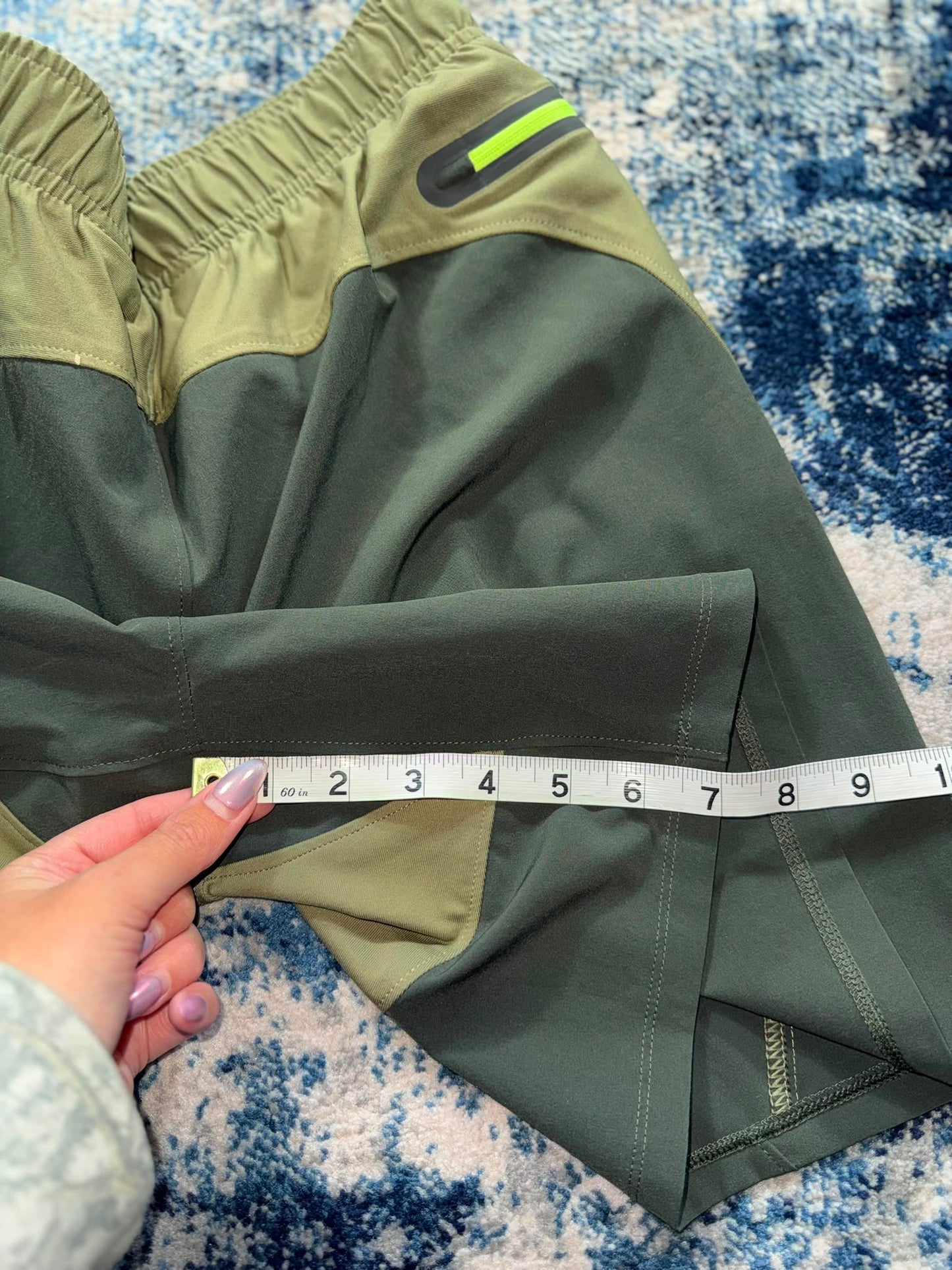 Under Armour Khaki Green Shorts – Green / Khaki, Men's Small in Green / Khaki, men's Small – detail view