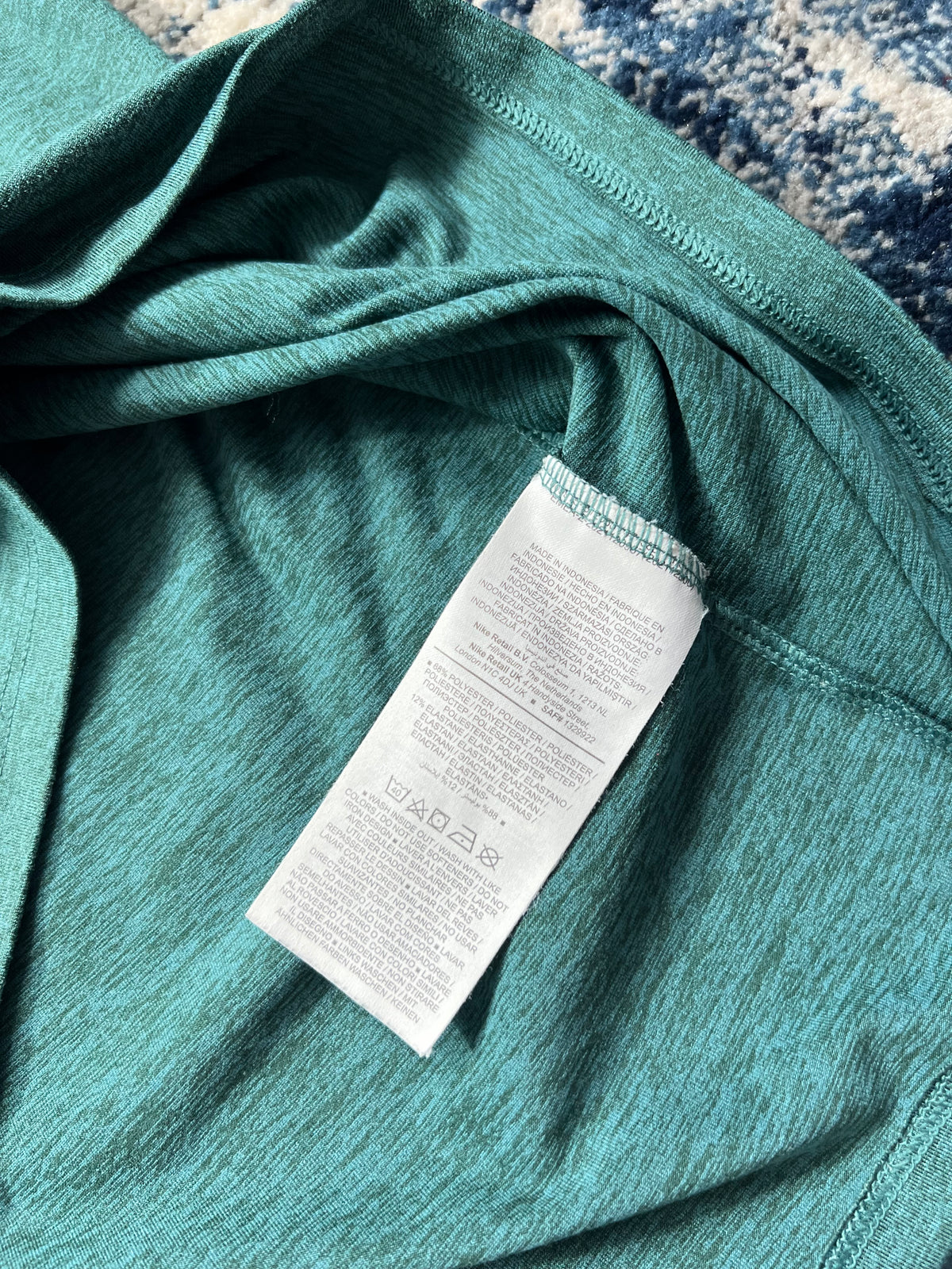 Nike Running Element Crew Neck Jumper Teal Green Reflective Men’s XL in Teal Green, men's XL – detail view