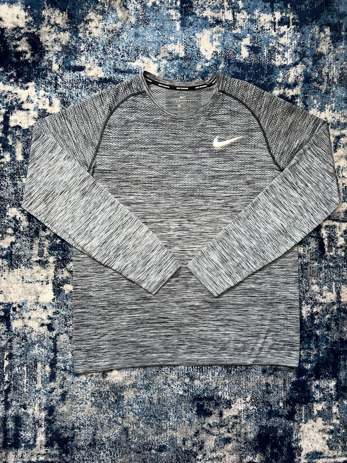 Nike TechKnit Long Sleeve Running T-Shirt Charcoal Grey Men’s 2XL in Charcoal Grey, men's 2XL – front view
