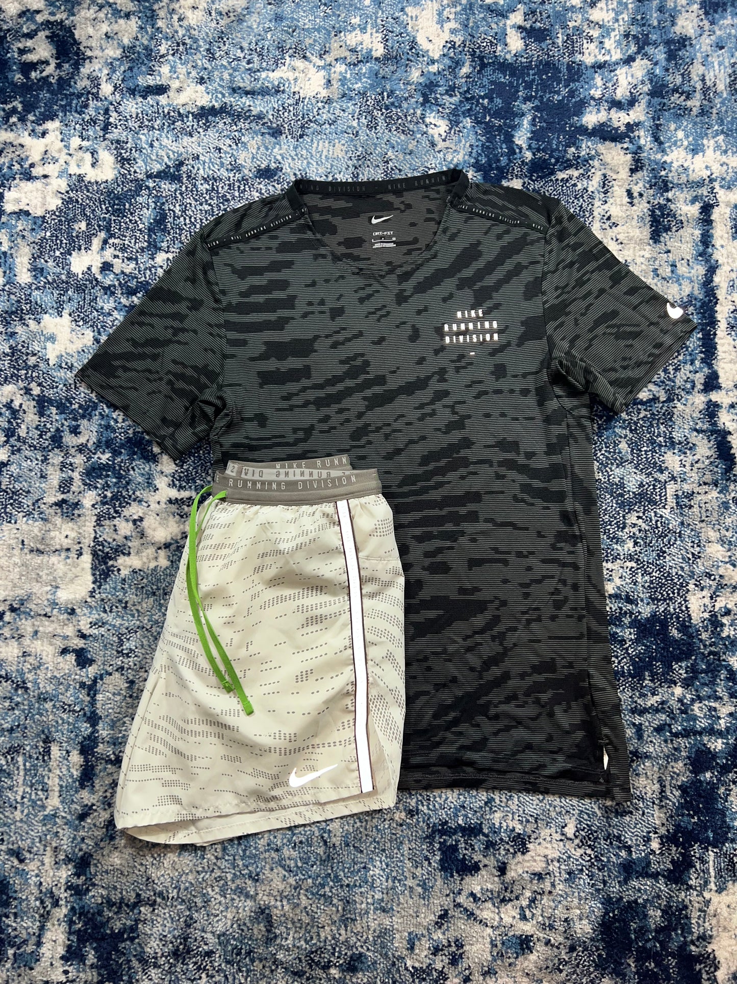Nike Running Division TechKnit Miler T-Shirt & Flex Stride Shorts Set Black White – Black / White, Men's Small in Black /…