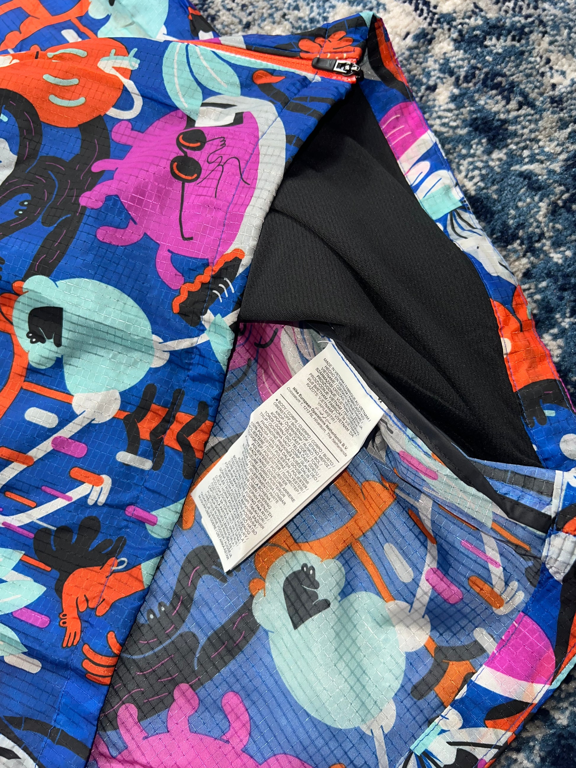Nike Cartoon Tokyo Windrunner Jacket & T-Shirt Set Multicolour Black Men’s Large – Multicolour / Black in Multicolour /…