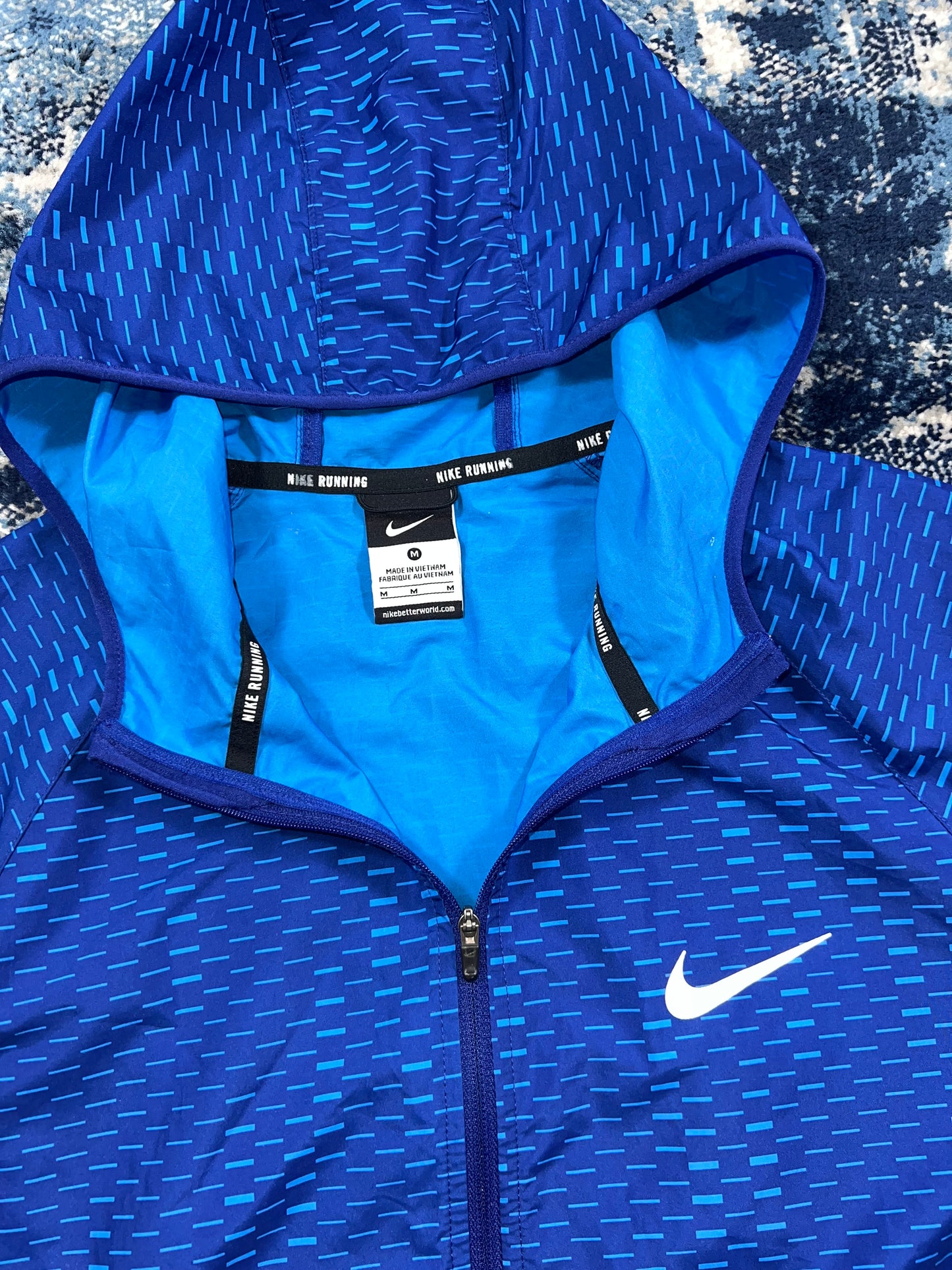Nike Racer Fuse Digital Dash Windrunner Jacket Royal Blue Men’s Small in Royal Blue, men's Small – detail view