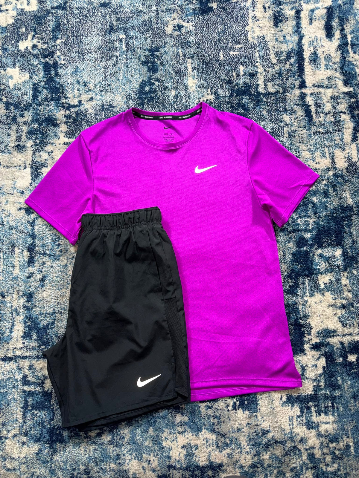 Nike Miler T Shirt / Challenger Shorts Running Tracksuit Set – Purple Grape / Black, Men's Small in Purple Grape / Black…