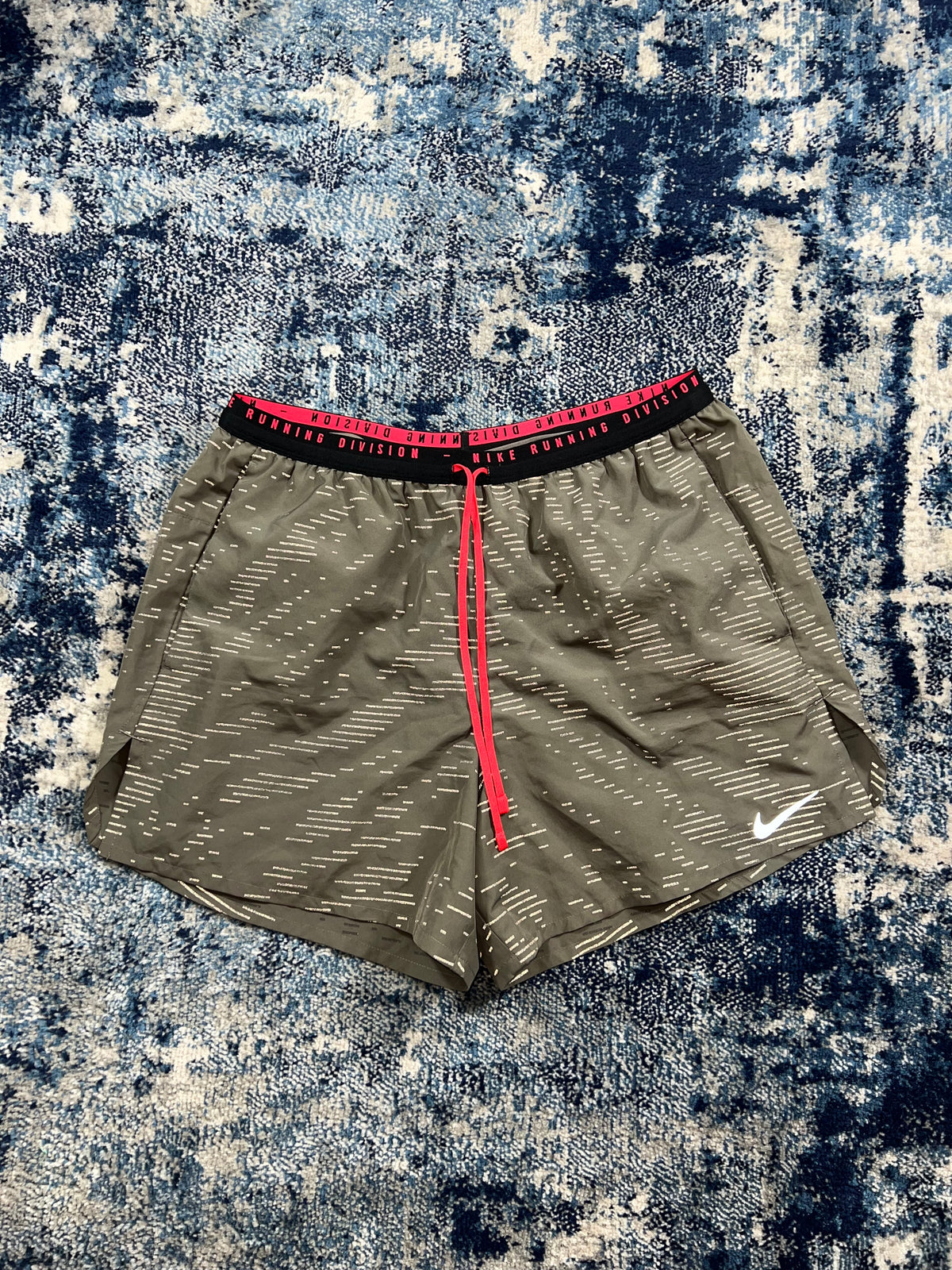 Nike Running Division Reflective Flex Stride 2-in-1 Shorts Dark Stone Men’s Large in Dark Stone, men's Large – front view