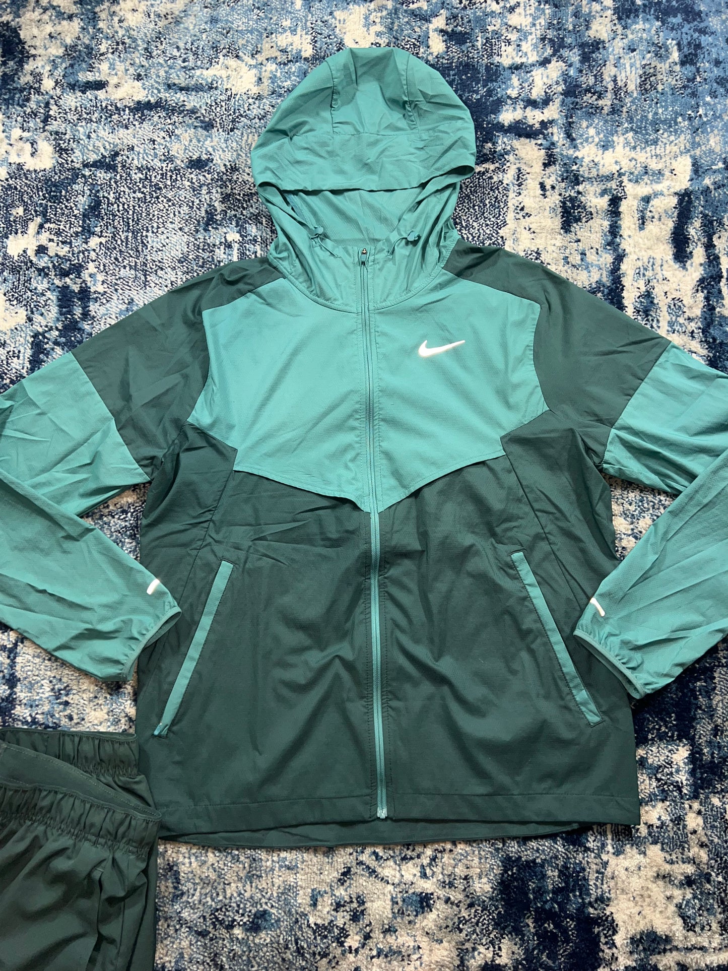 Nike Repel Miler Windrunner & Challenger Shorts Running Set Teal Green Men’s Small – Teal Green / Dark Green in Teal Green…