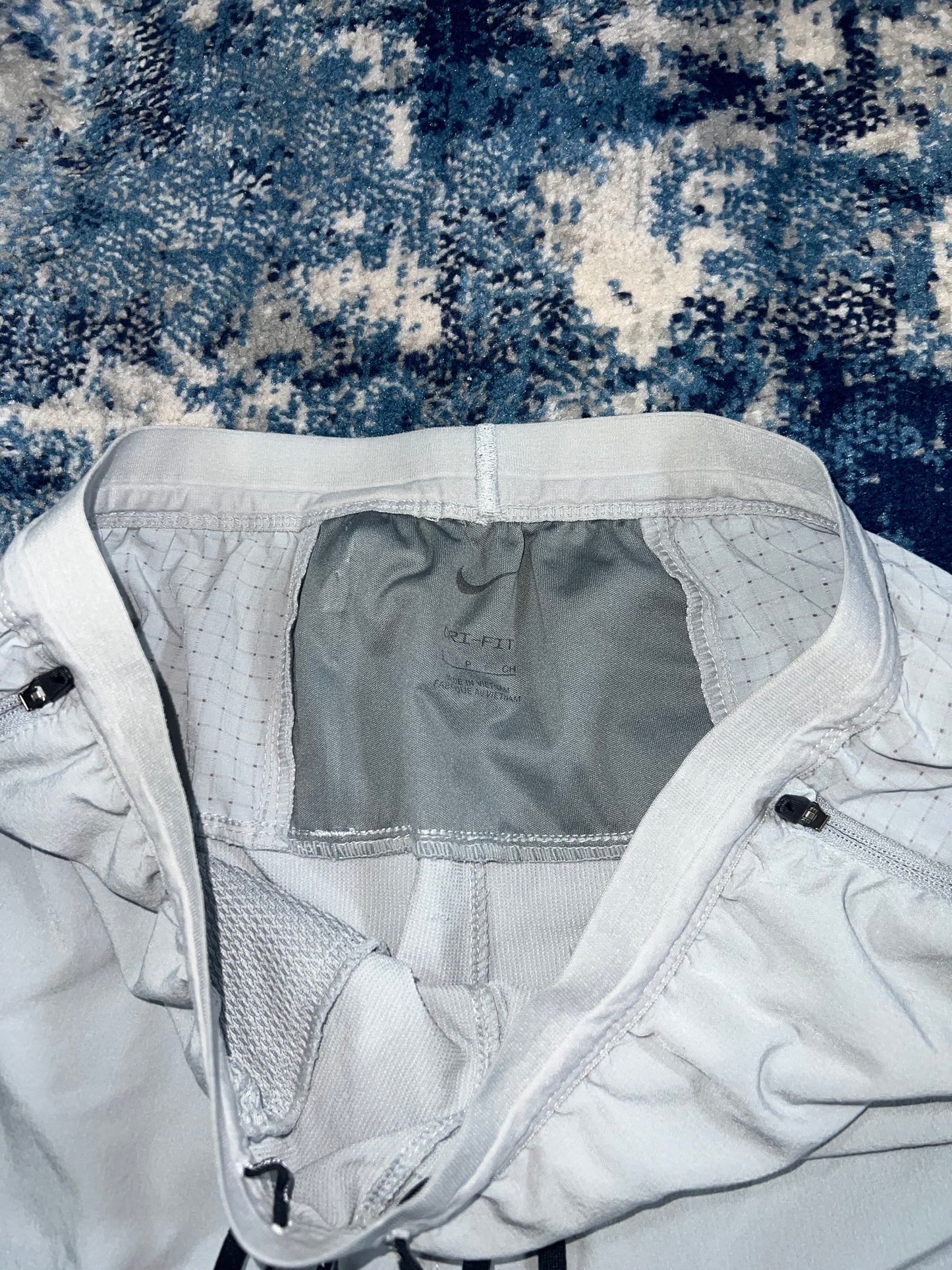 Nike Phenom Elite Running Tracksuit Bottoms Wolf Grey Men’s Small in Wolf Grey, men's Small – detail view