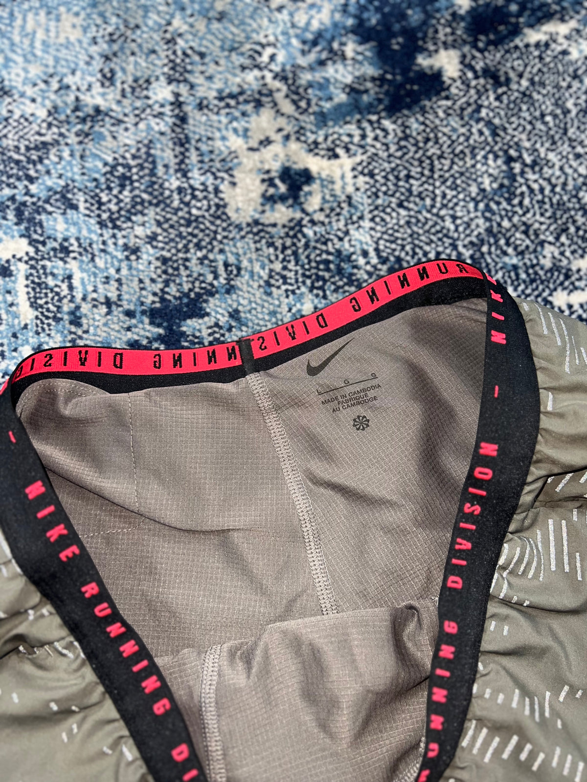 Nike Running Division Reflective Flex Stride 2-in-1 Shorts Dark Stone Men’s Large in Dark Stone, men's Large – detail view