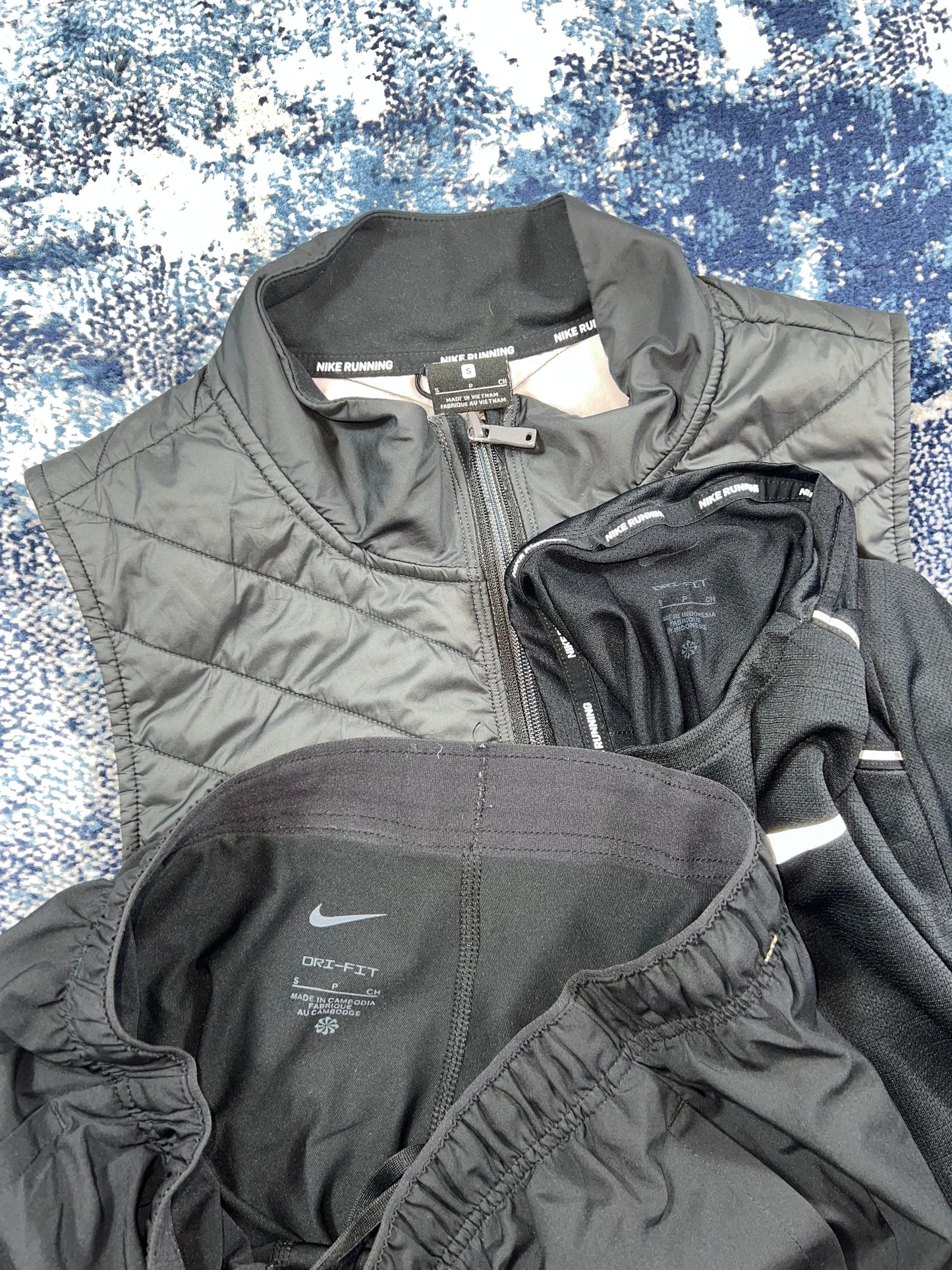 Nike Aerolayer 3 Piece Miler T-Shirt Challenger Shorts Gilet Running Set Black Small – Men's Small in Black, men's Small –…