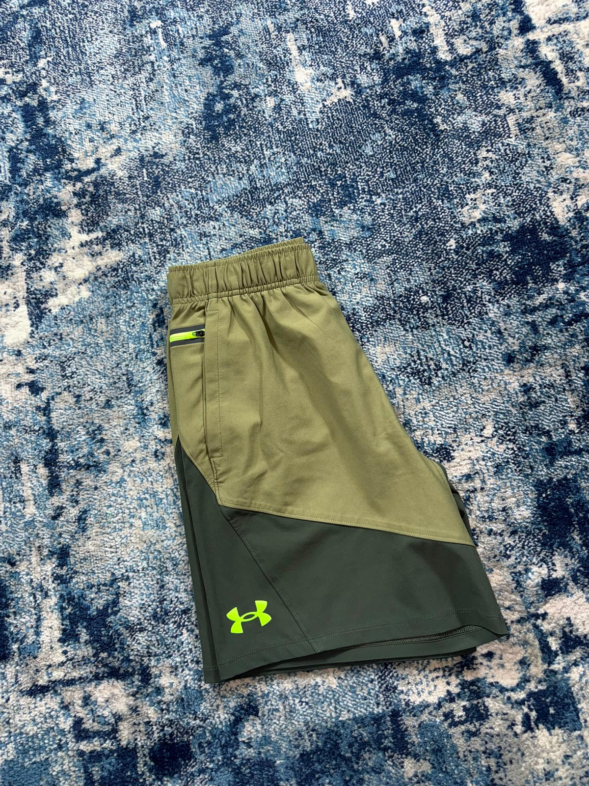 Under Armour Khaki Green Shorts – Green / Khaki, Men's Small in Green / Khaki, men's Small – alternate view