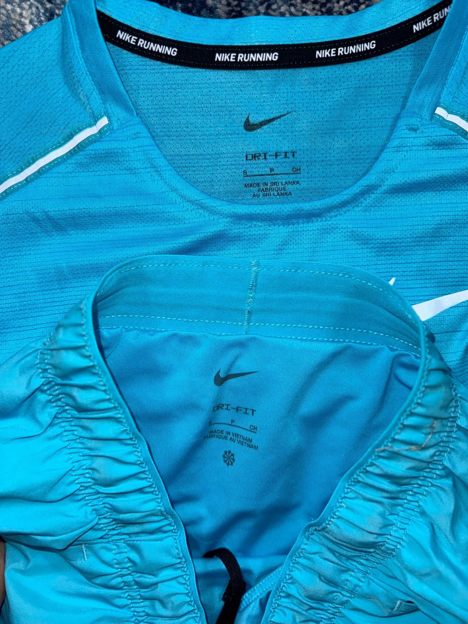 Nike Miler T Shirt / Challenger Shorts Running Gym Set – Baltic blue, Men's Small in Baltic blue, men's Small – detail view