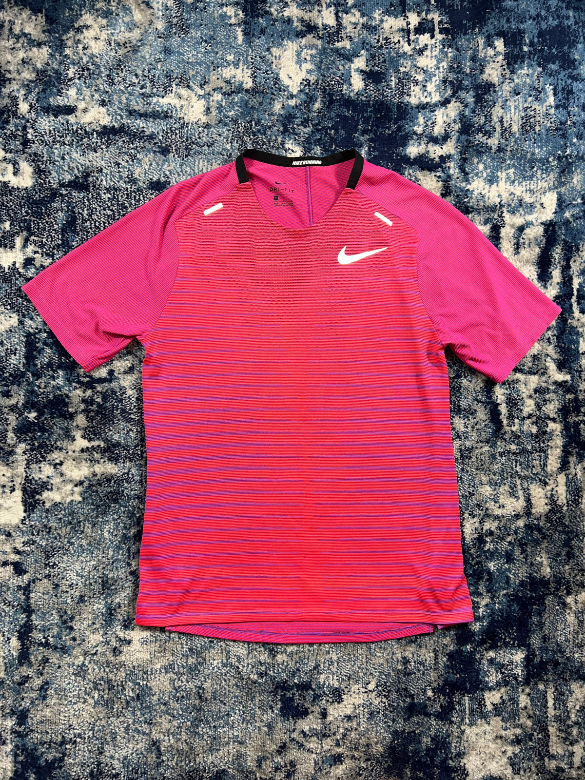 Nike TechKnit Future Fast Running T-Shirt Hot Pink Men’s Medium in Hot Pink, men's Medium – front view