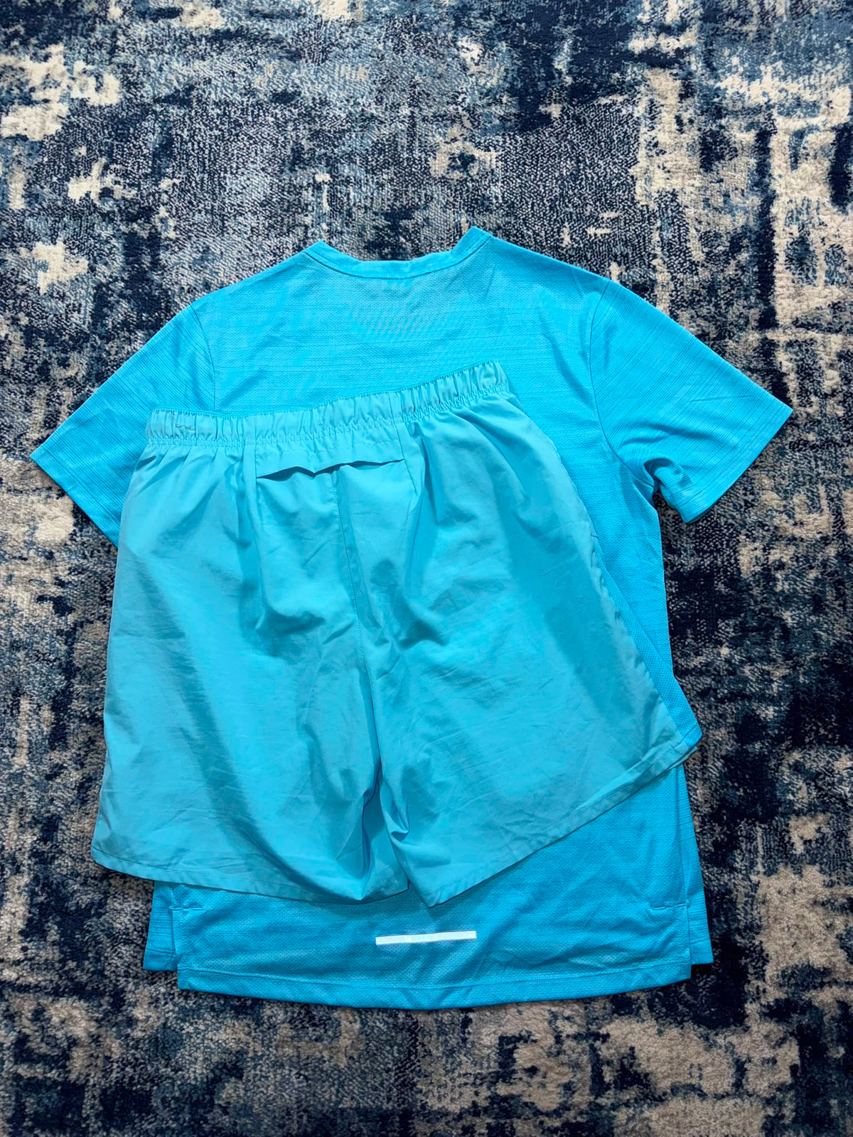 Nike Miler T Shirt / Challenger Shorts Running Gym Set – Baltic blue, Men's Small in Baltic blue, men's Small – detail view