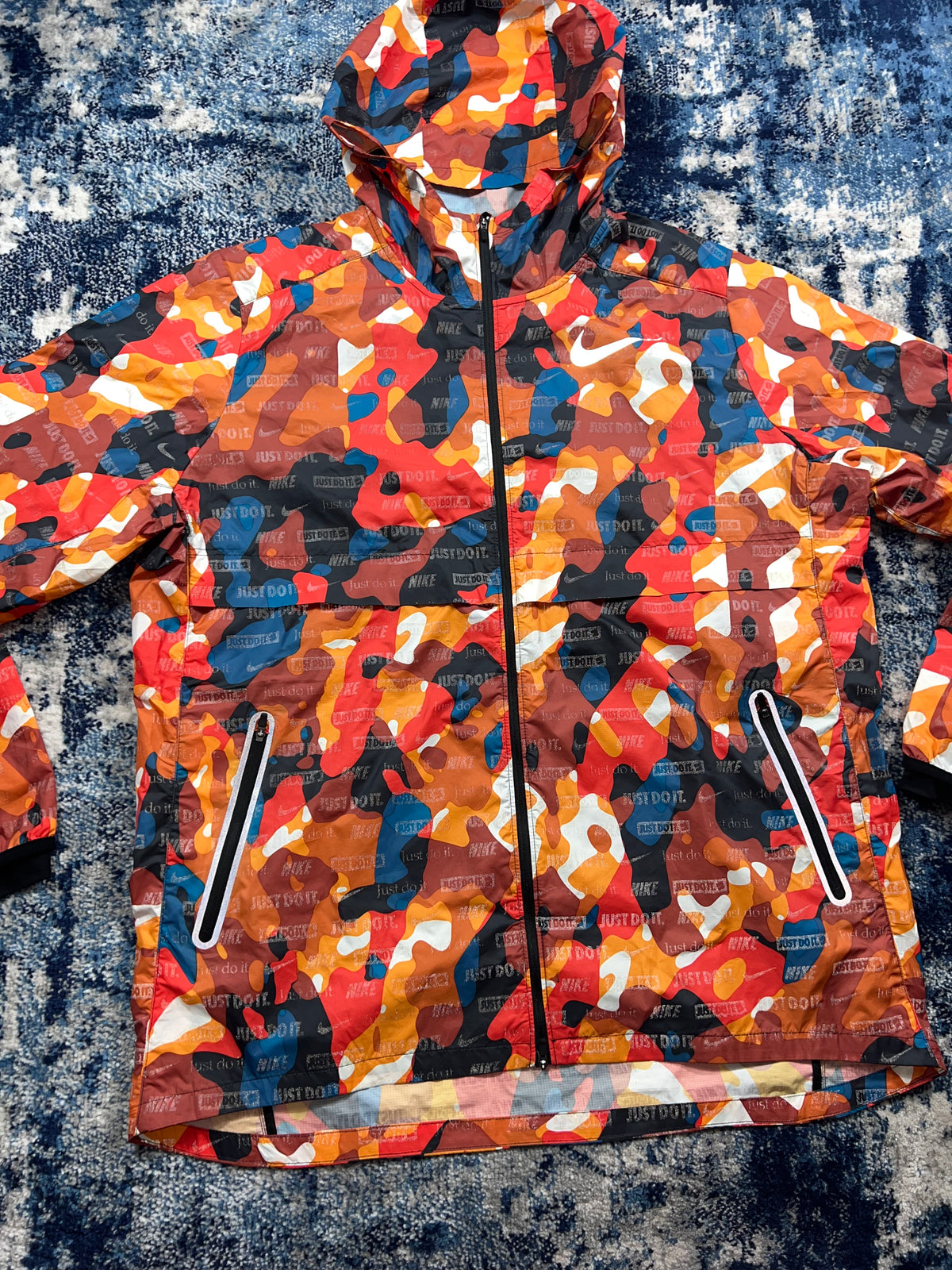 Nike Ghost Shield Reflective Just Do It Running Jacket Men’s XL in Reflective / Colour Not Provided, men's XL – detail view
