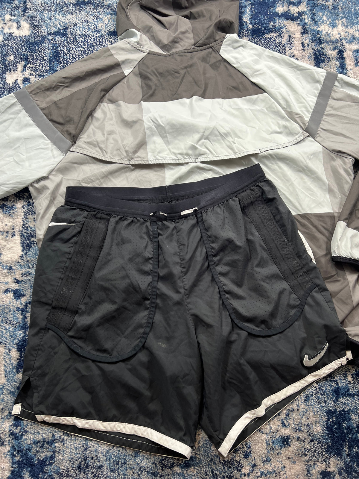 Nike Wild Run Patchwork Windrunner & Flex Stride Shorts Set Grey Black Men’s L/XL – Grey / Black in Grey / Black, men's…