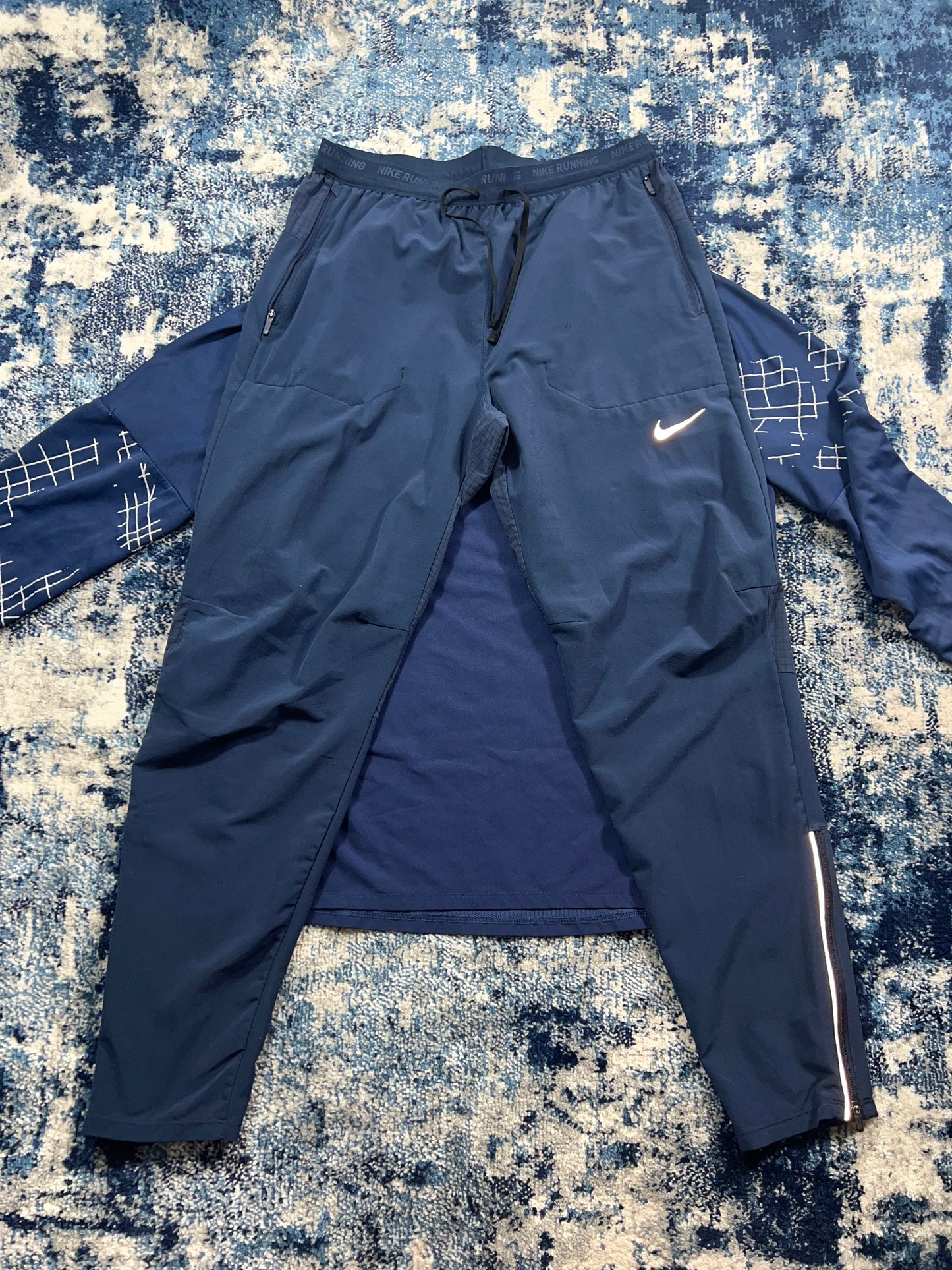 Nike Running Division 1/4 Zip & Phenom Elite Bottoms Tracksuit Set Navy Men’s Medium – Navy Blue in Navy Blue, men's Medium…