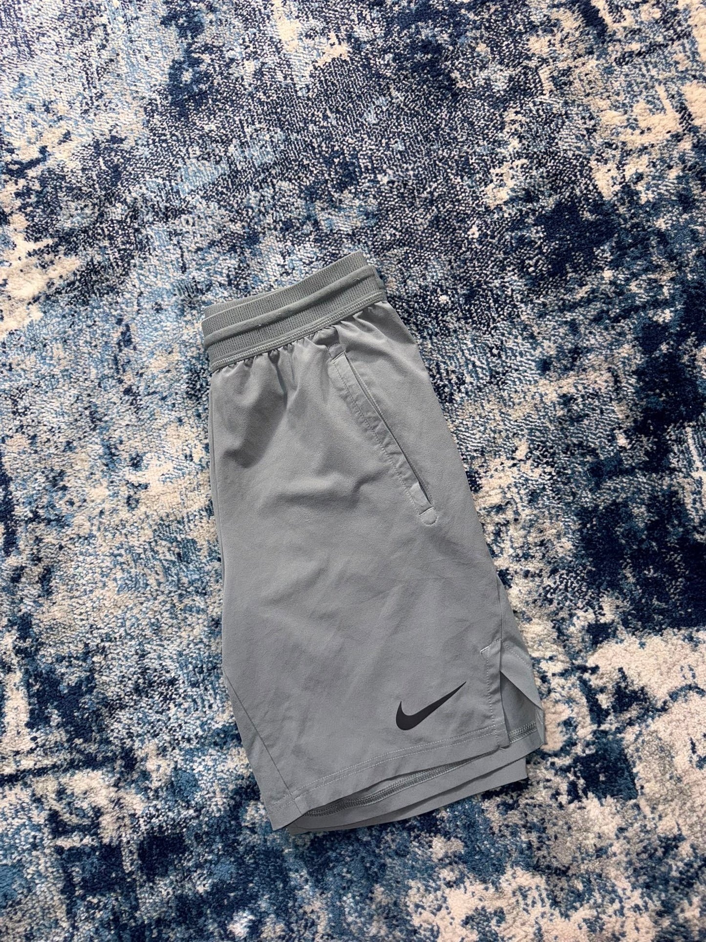 Nike Dri-FIT 7” Shorts Grey Men’s Small Zip Pockets in Grey, men's Small – alternate view