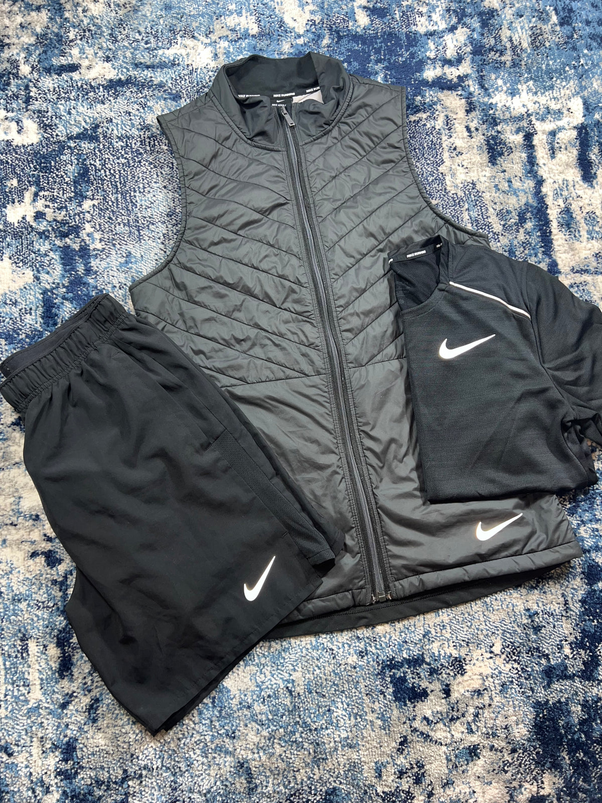 Nike Aerolayer 3 Piece Miler T-Shirt Challenger Shorts Gilet Running Set Black Small – Men's Small in Black, men's Small –…