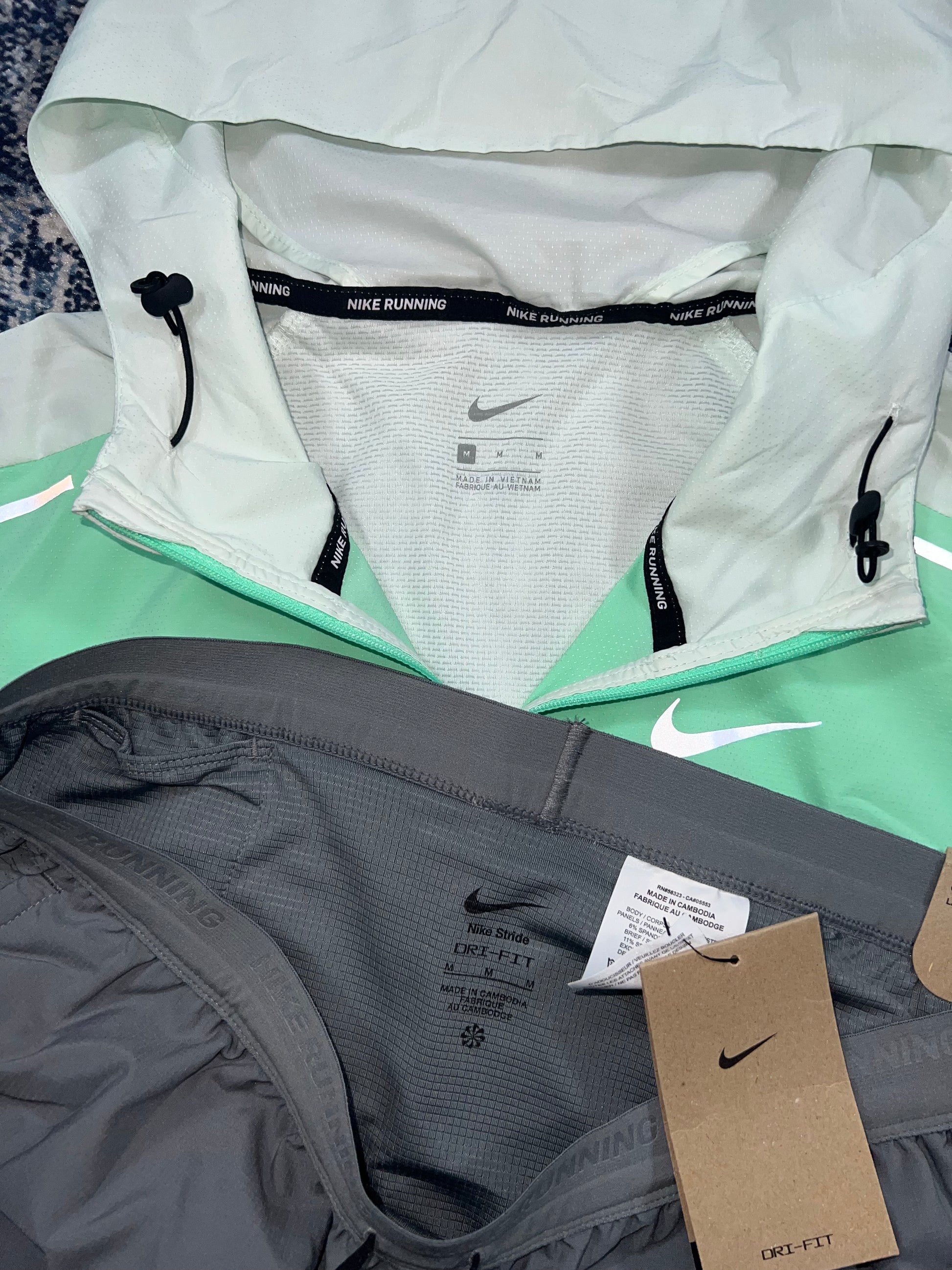 Nike OG Repel Miler Windrunner & Flex Stride Shorts Running Set - Mint Green / Smoke Grey – Mint Green / Dark Grey, Men's…