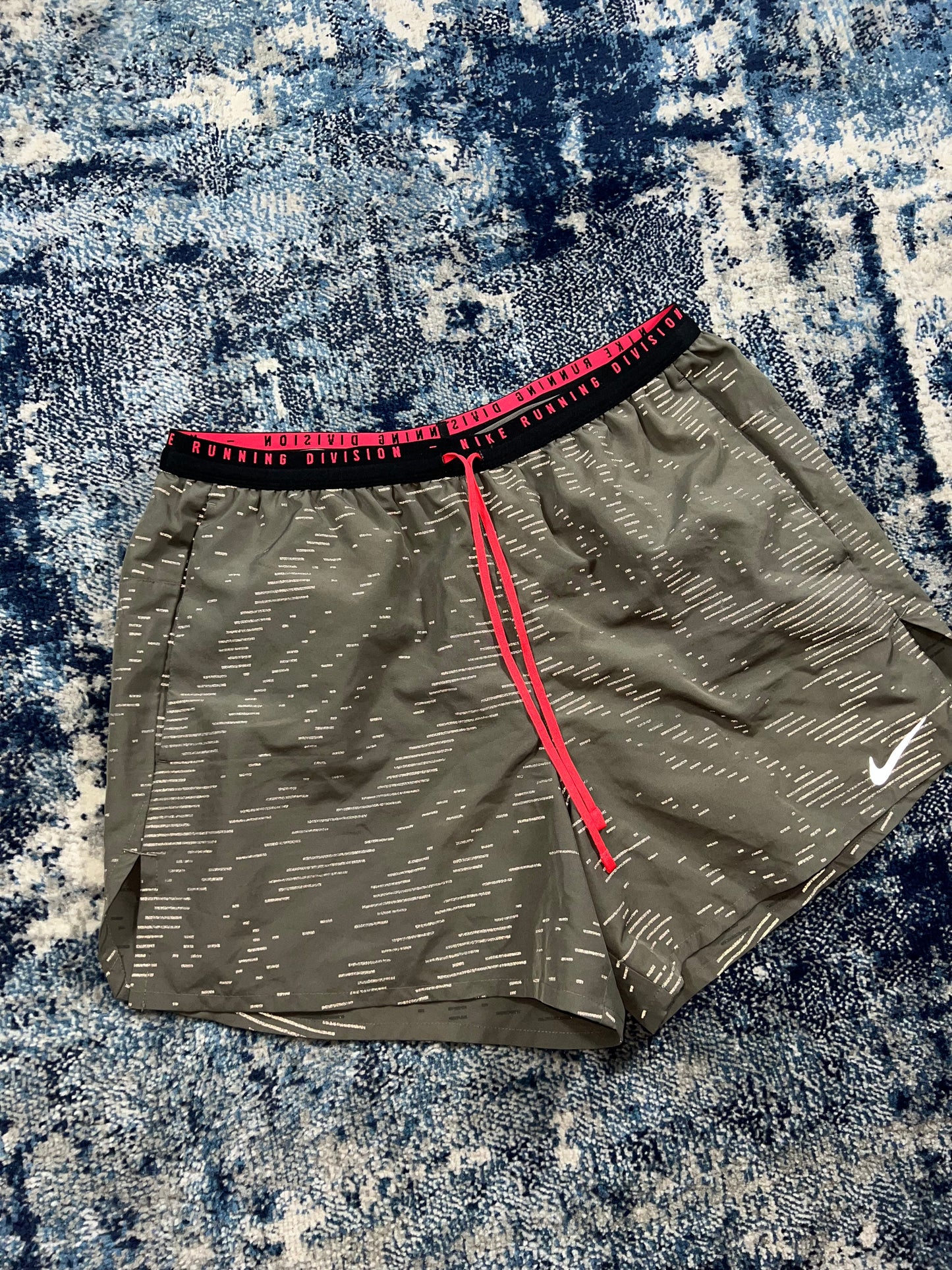 Nike Running Division Reflective Flex Stride 2-in-1 Shorts Dark Stone Men’s Large in Dark Stone, men's Large – detail view