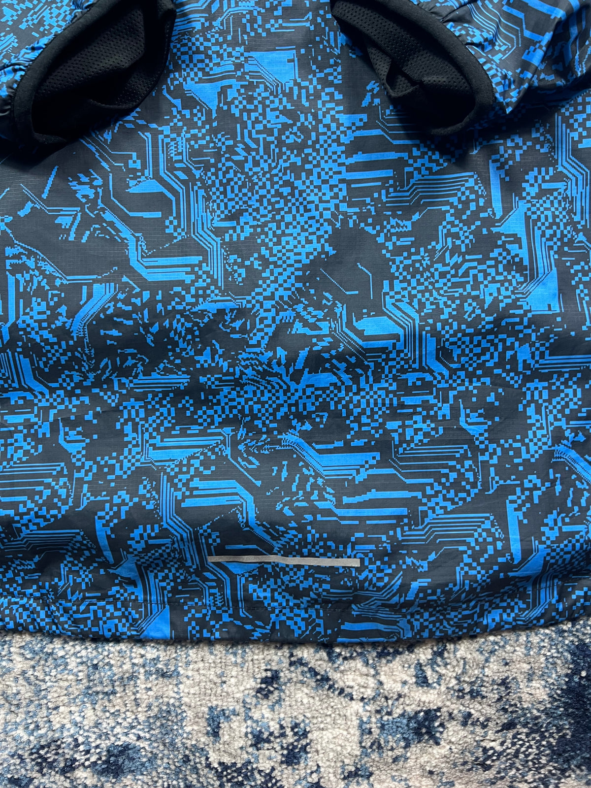 Nike Liquid Camo Glitch Windrunner Jacket Blue Men’s XL in Blue, men's XL – detail view