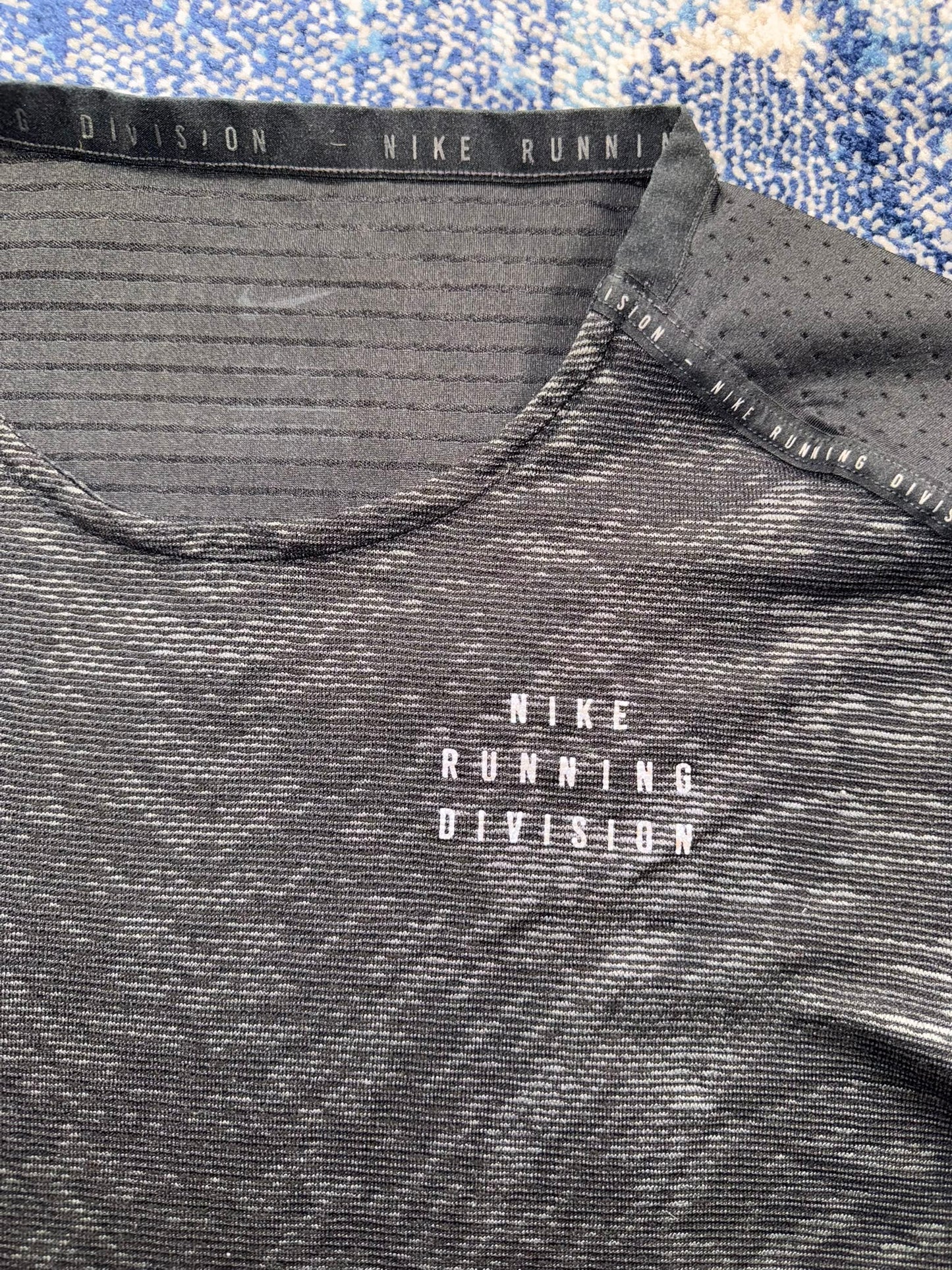 Nike Running Division TechKnit T-Shirt Dark Grey Black Men’s Small – Dark Grey / Black in Dark Grey / Black, men's Small –…