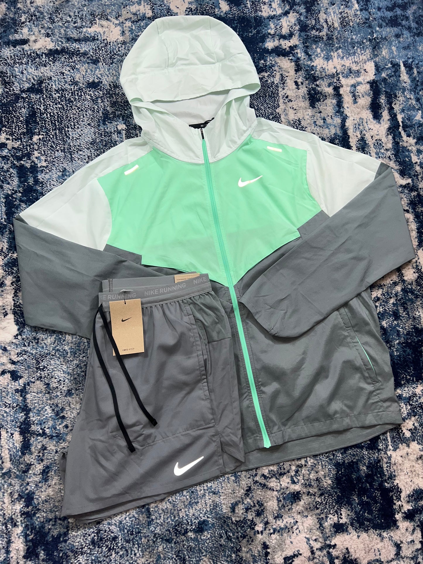 Nike OG Repel Miler Windrunner & Flex Stride Shorts Running Set - Mint Green / Smoke Grey – Mint Green / Dark Grey, Men's…