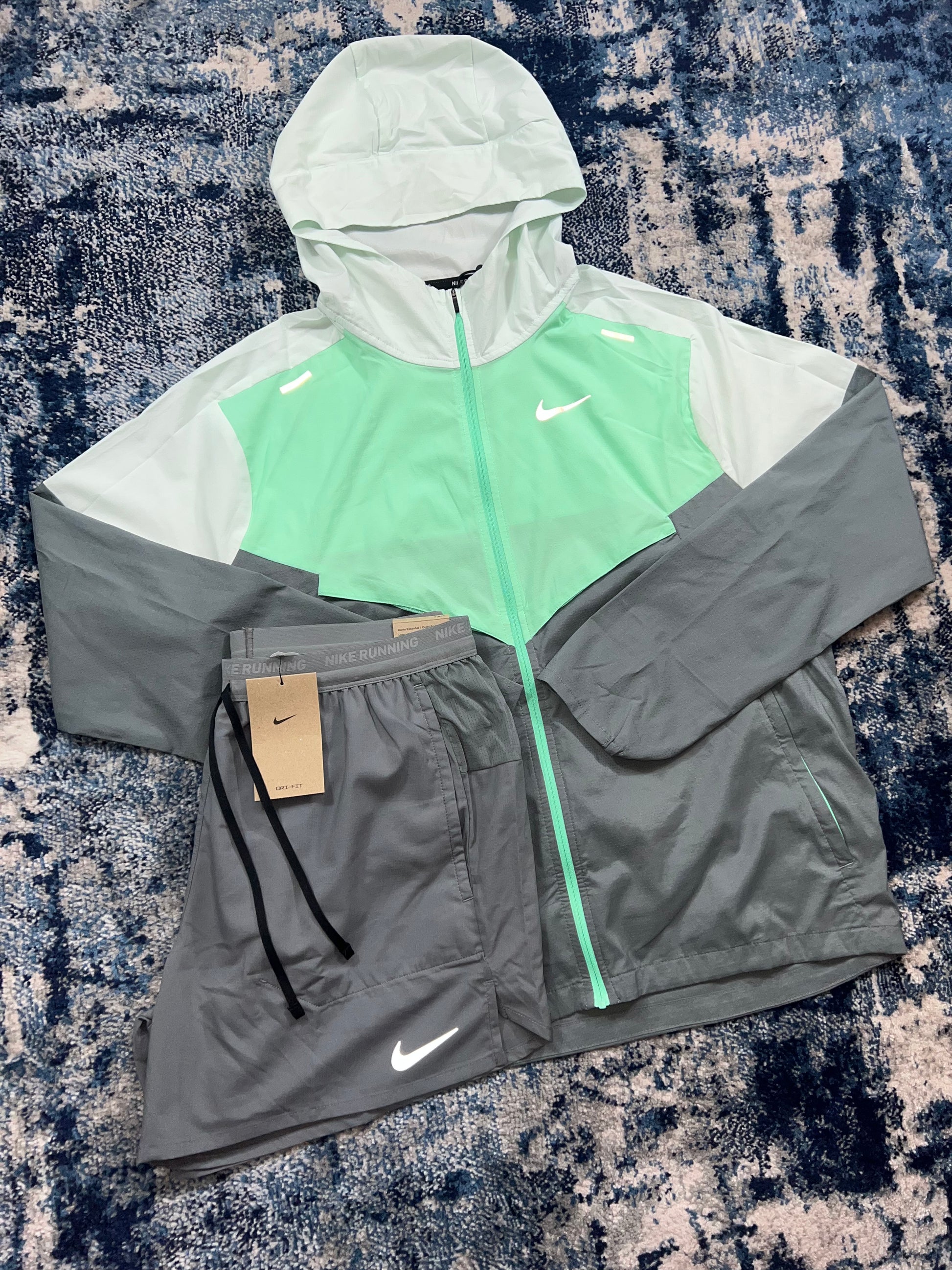 Nike OG Repel Miler Windrunner & Flex Stride Shorts Running Set - Mint Green / Smoke Grey – Mint Green / Dark Grey, Men's…