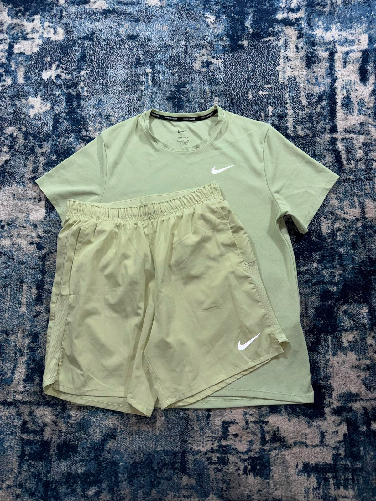 Nike Miler T Shirt / Challenger Shorts Running Gym Set – Olive Aura, Men's Small in Olive Aura, men's Small – detail view