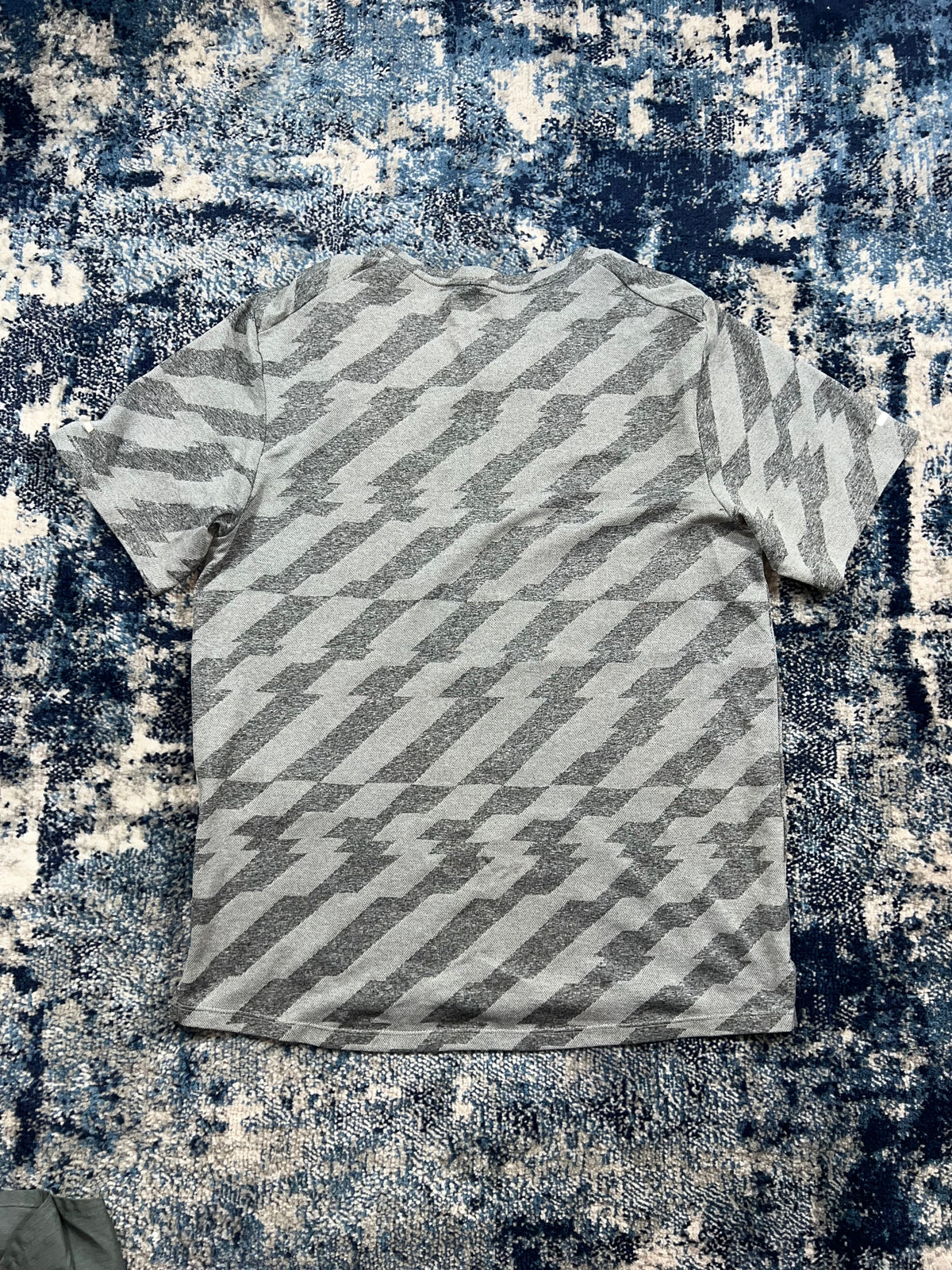 Nike Jacquard Miler T-Shirt & Challenger 5” Shorts Running Set Grey Men’s Small in Grey, men's Small – detail view