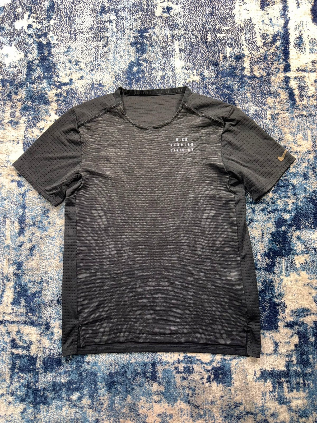 Nike Running Division TechKnit T-Shirt Dark Grey Black Men’s Small – Dark Grey / Black in Dark Grey / Black, men's Small –…