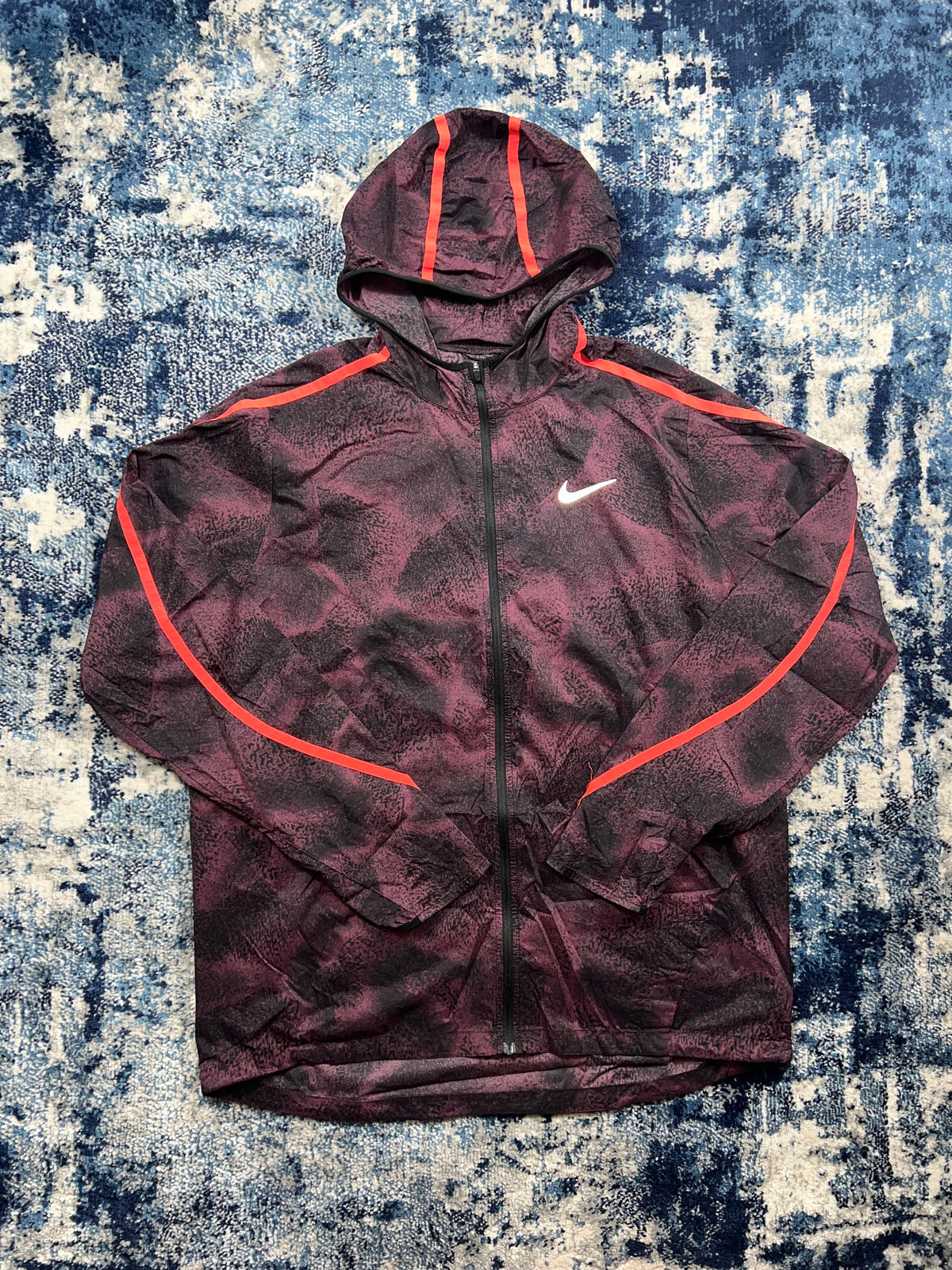 Nike Impossibly Lightweight Snakeskin Windrunner Jacket Burgundy Red Men’s Large – Burgundy / Crimson Red in Burgundy /…